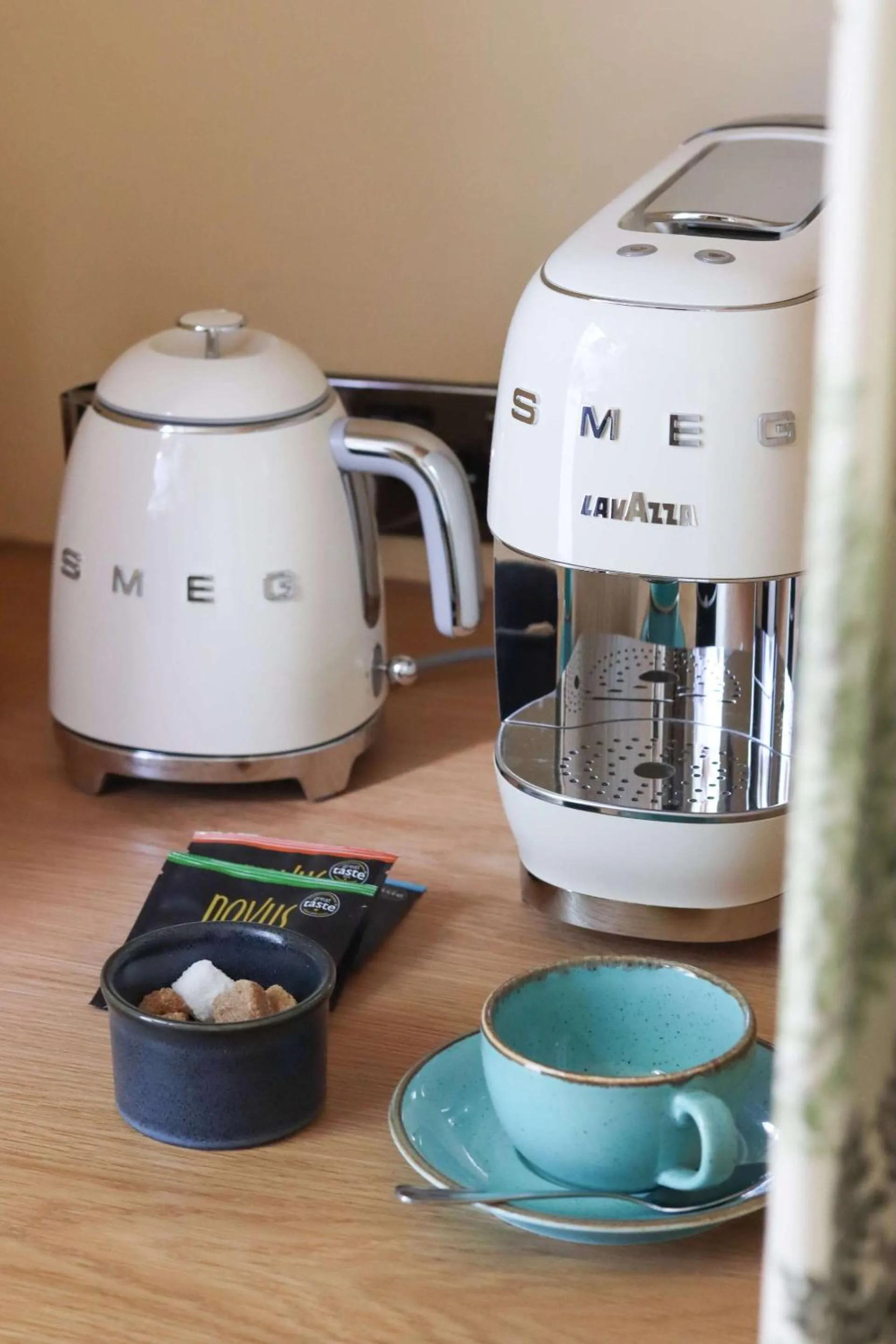Bedroom in The Pear Tree Inn