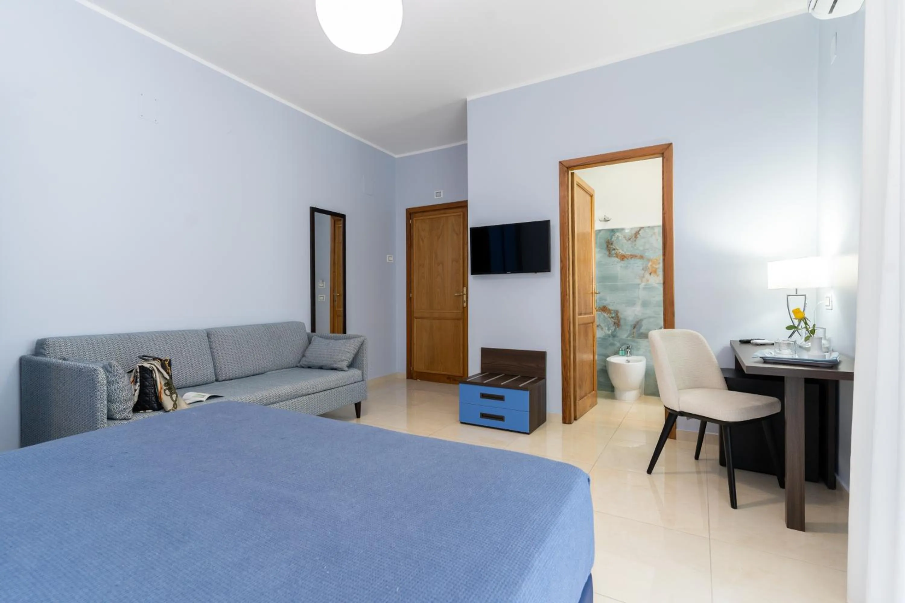 Photo of the whole room, Bed in B&B Torre Talao