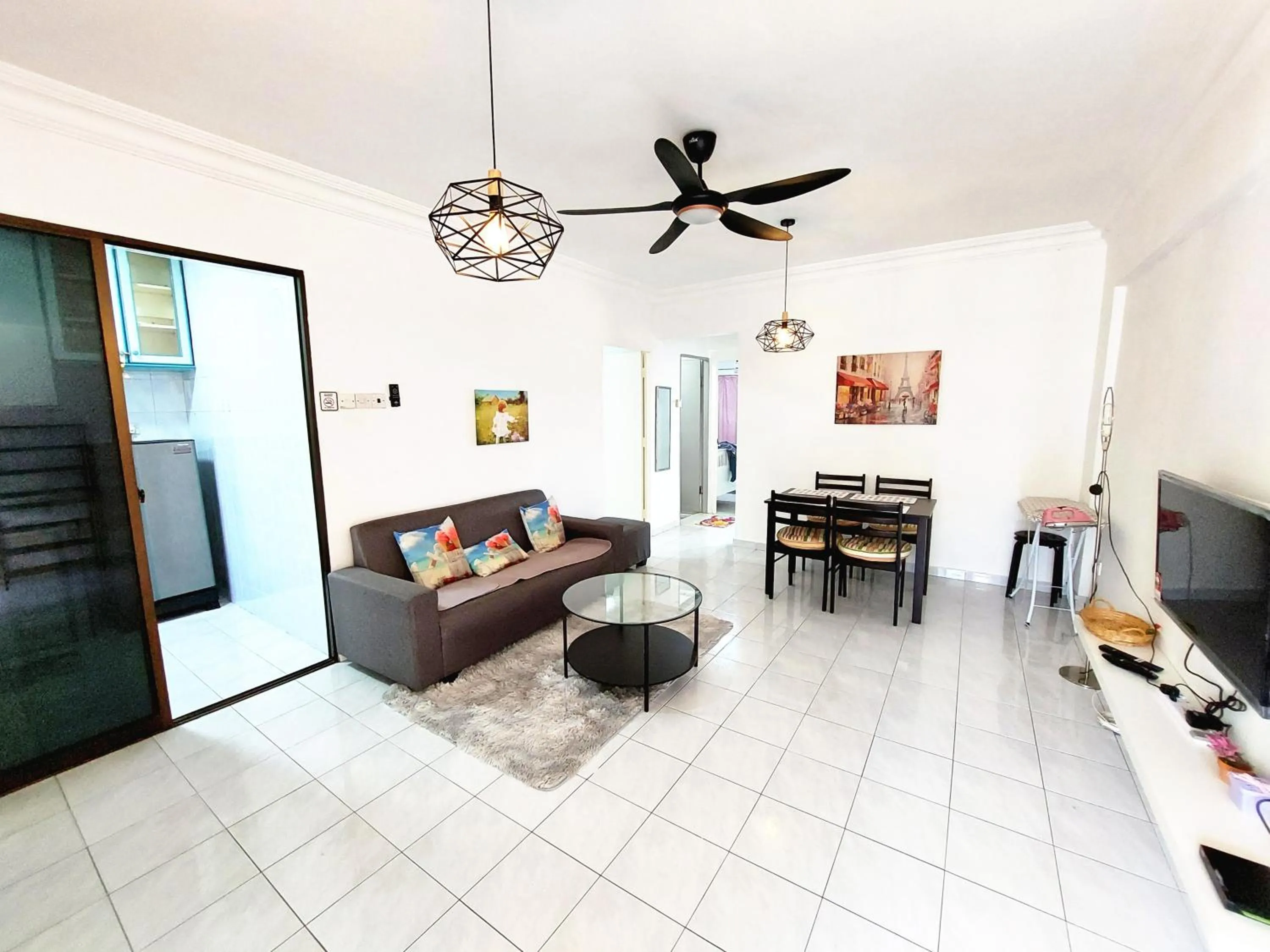 Living room in EC12-Georgetown-3room-PrivateHouse