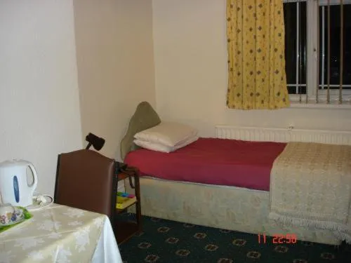 Bed in Victoria Park Hotel