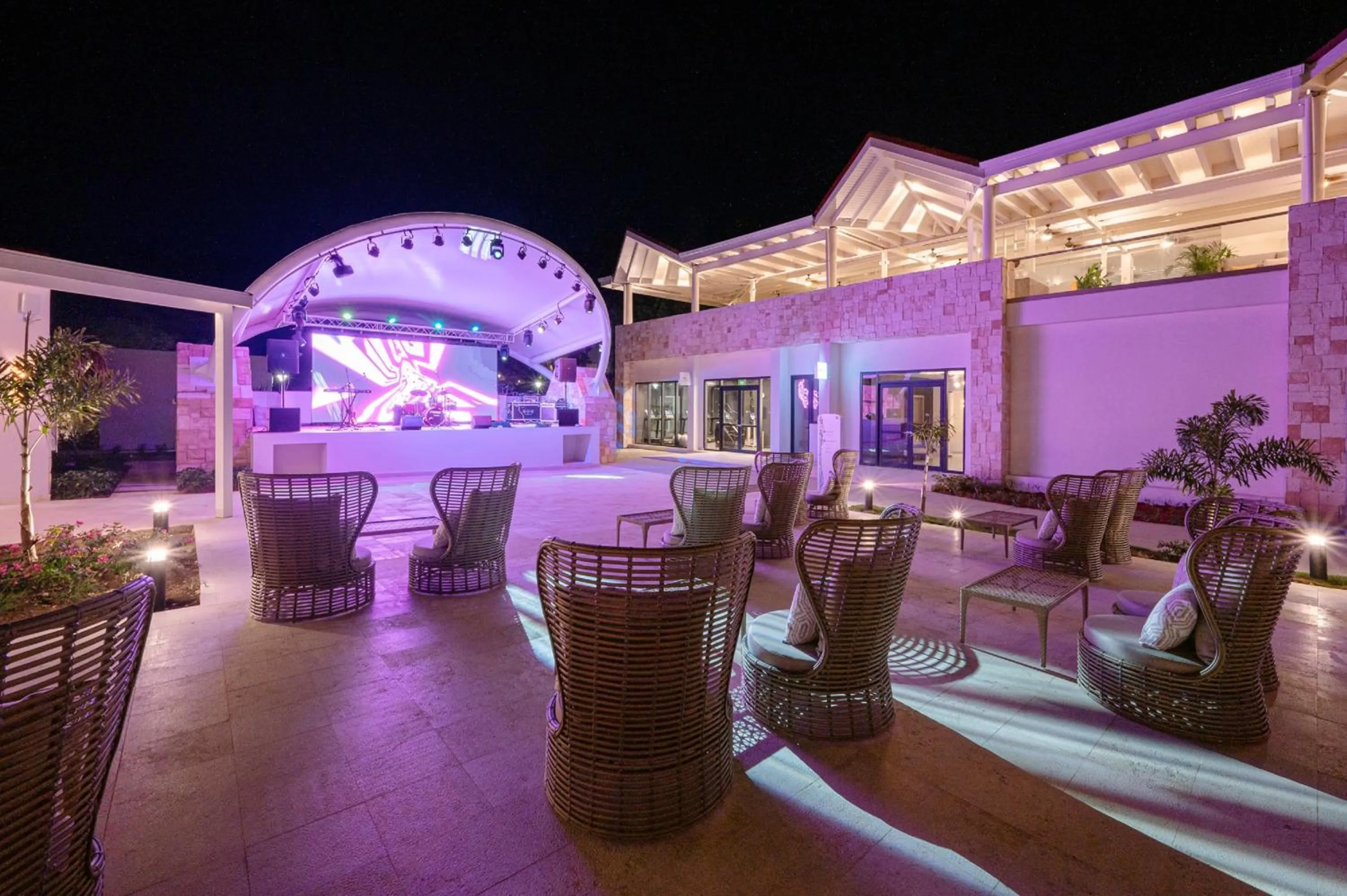 Activities in Royalton CHIC Antigua, An Autograph Collection All-Inclusive Resort - Adults Only