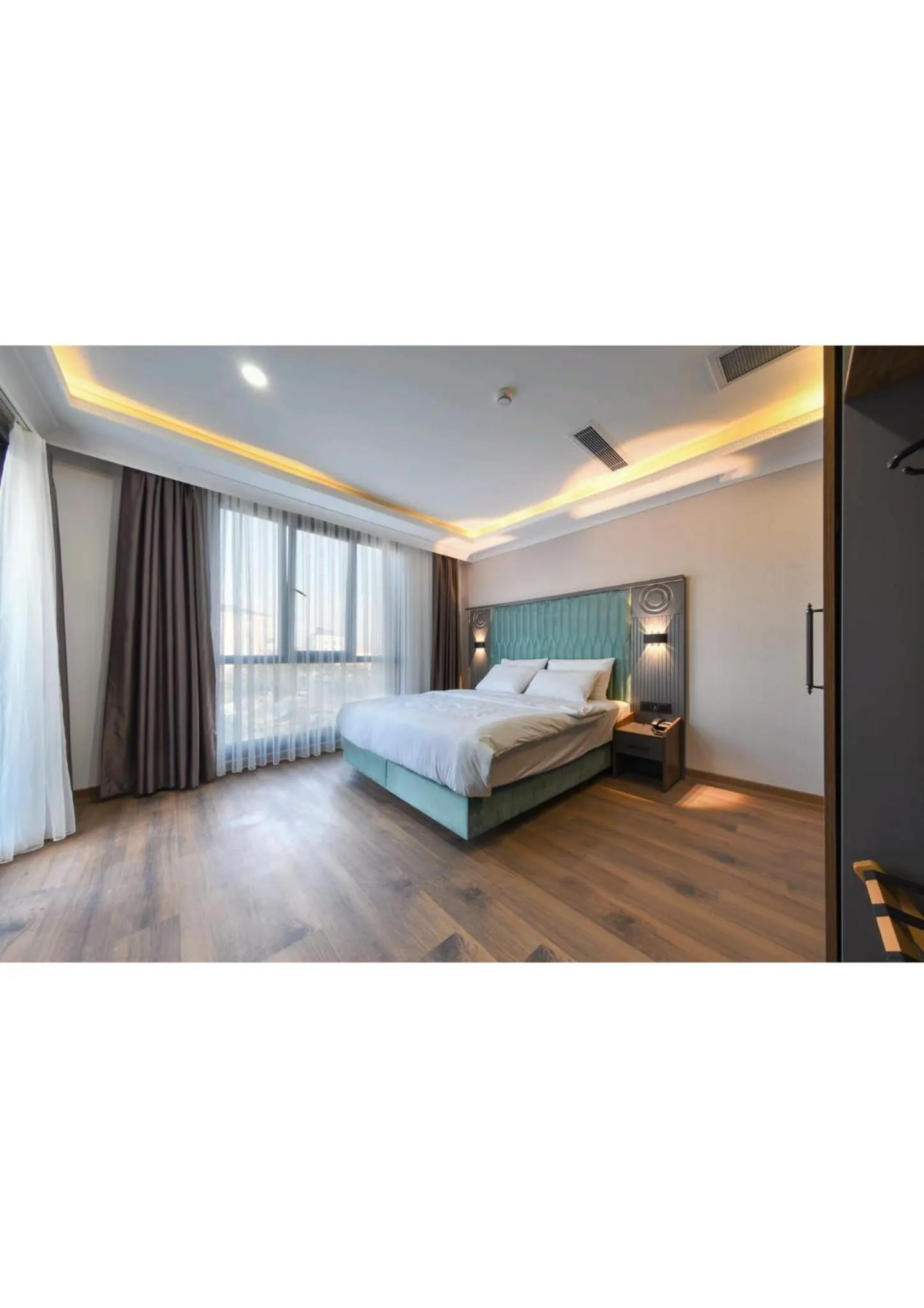 Photo of the whole room, Bed in Shelton Airport Hotel