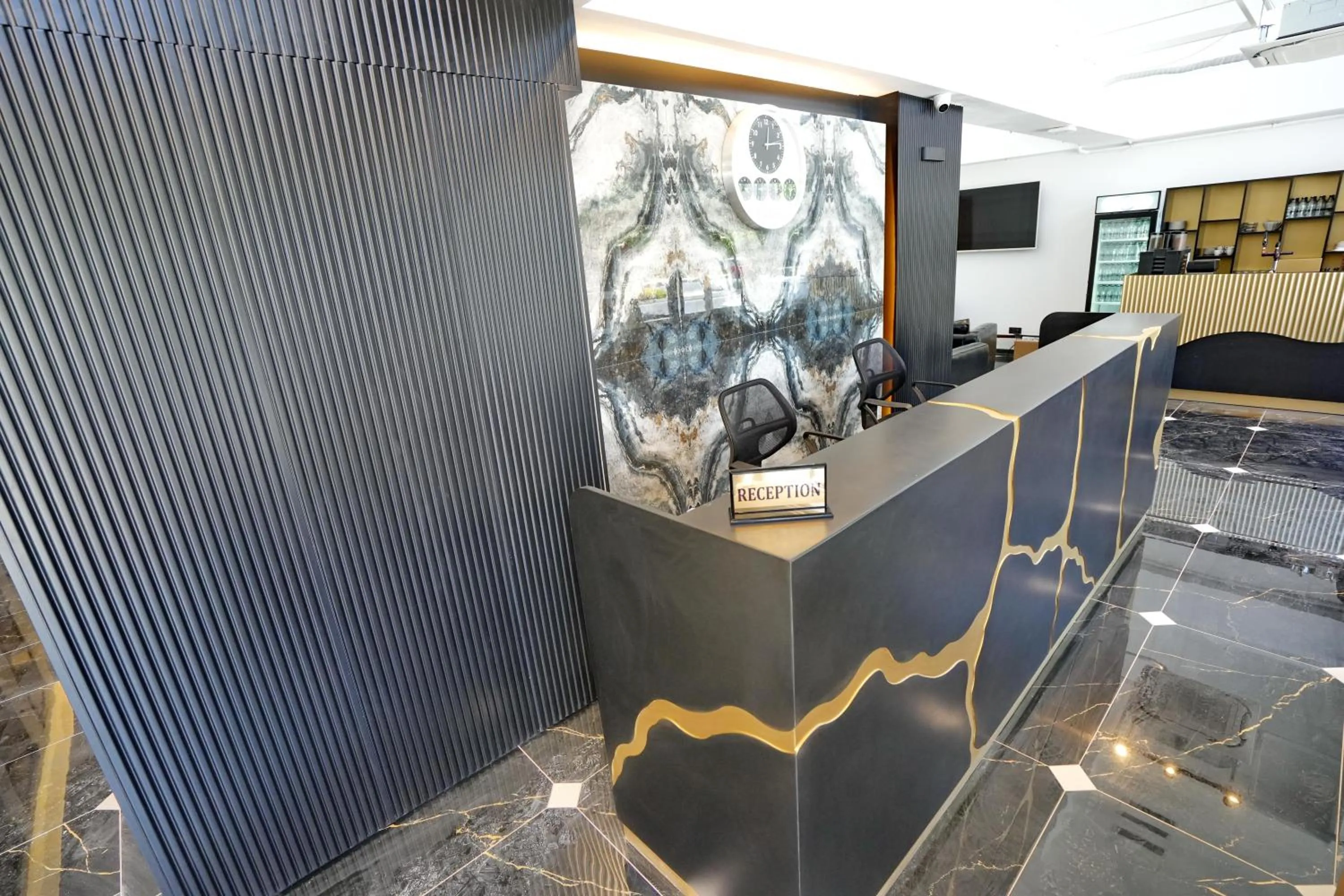 Lobby or reception in Shelton Airport Hotel