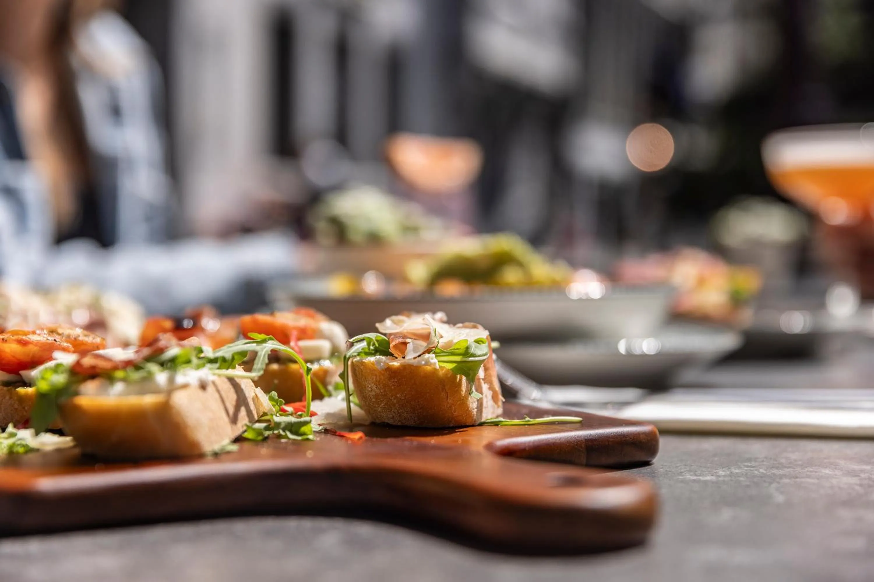 Food and drinks in Mister Highland Hotel