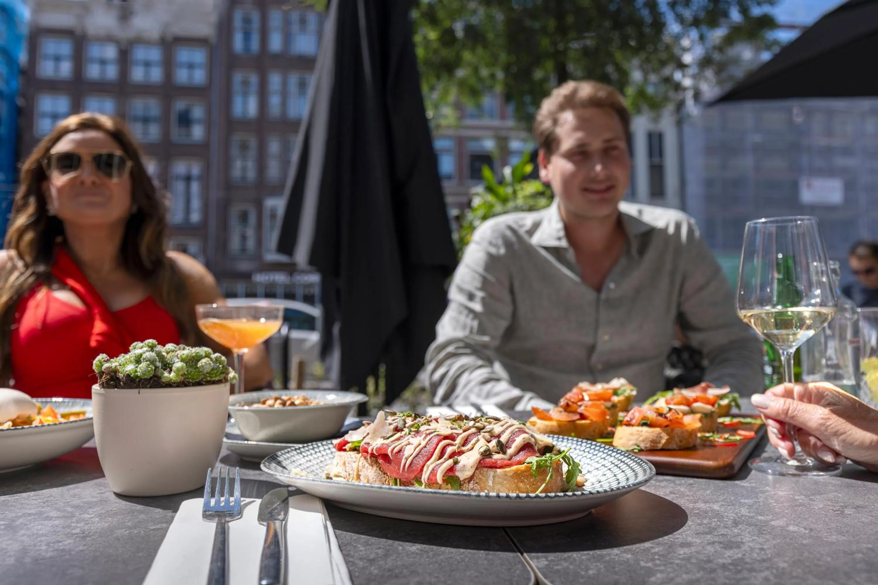 Food and drinks in Mister Highland Hotel