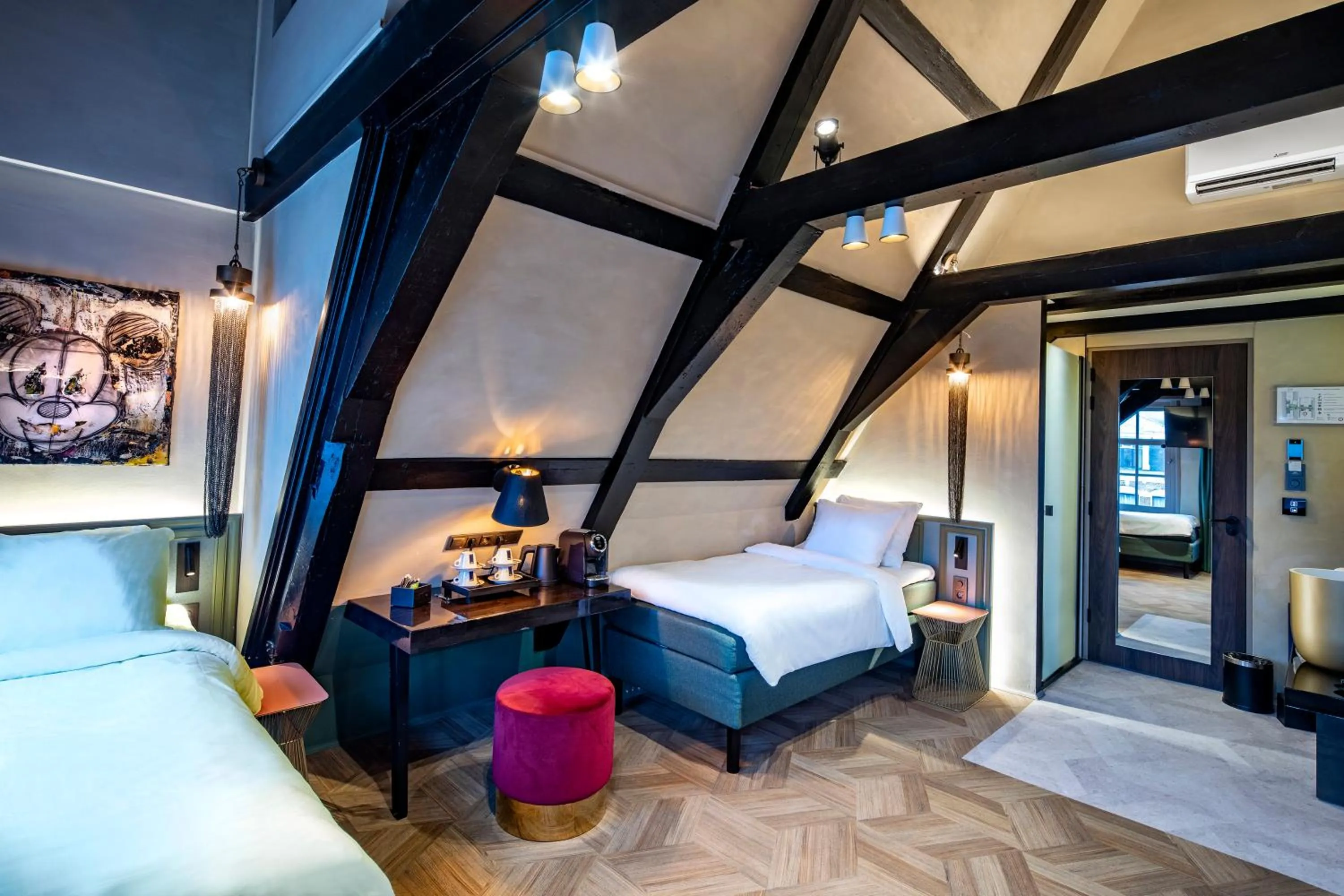 Photo of the whole room, Bed in Mister Highland Hotel