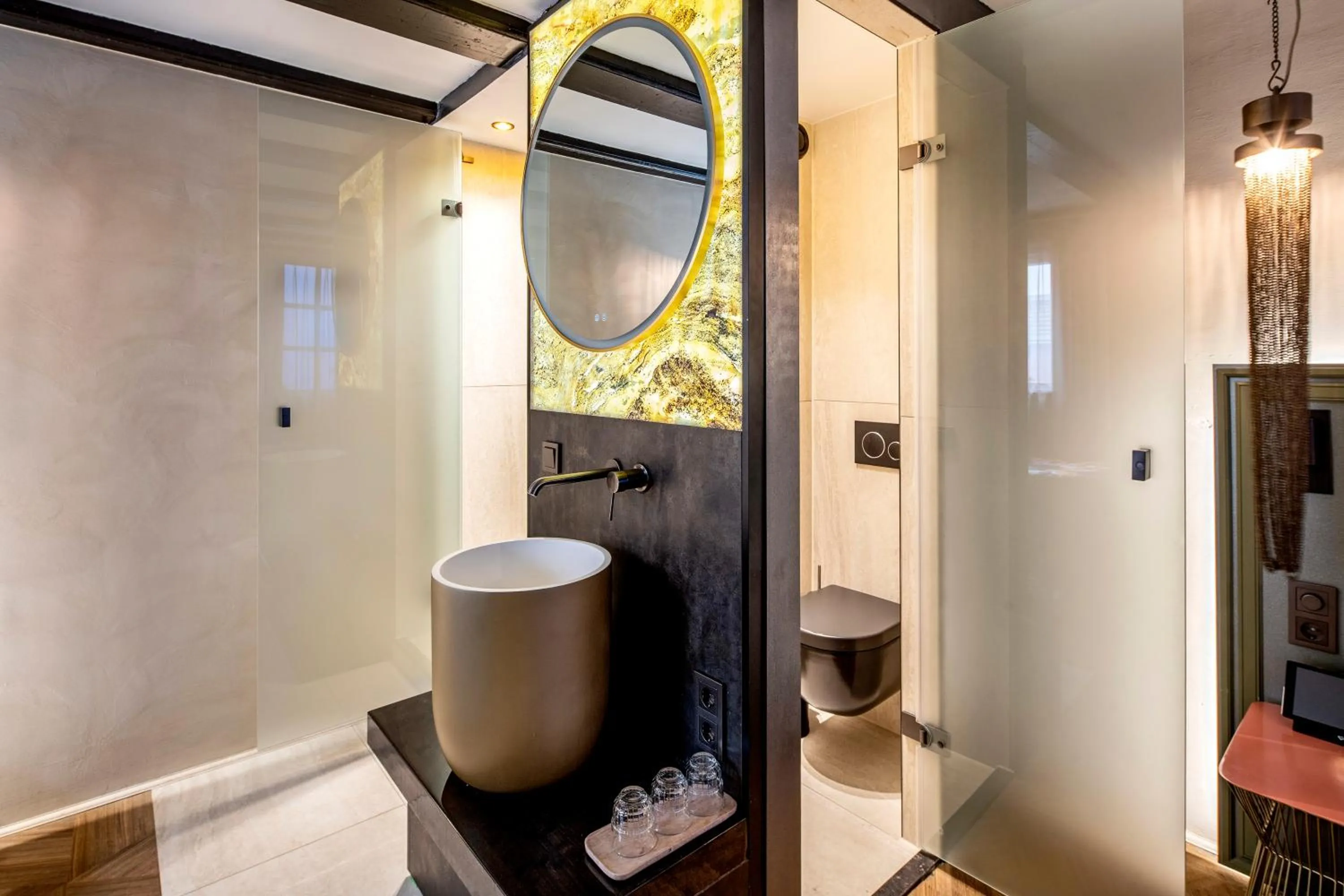 Bathroom in Mister Highland Hotel