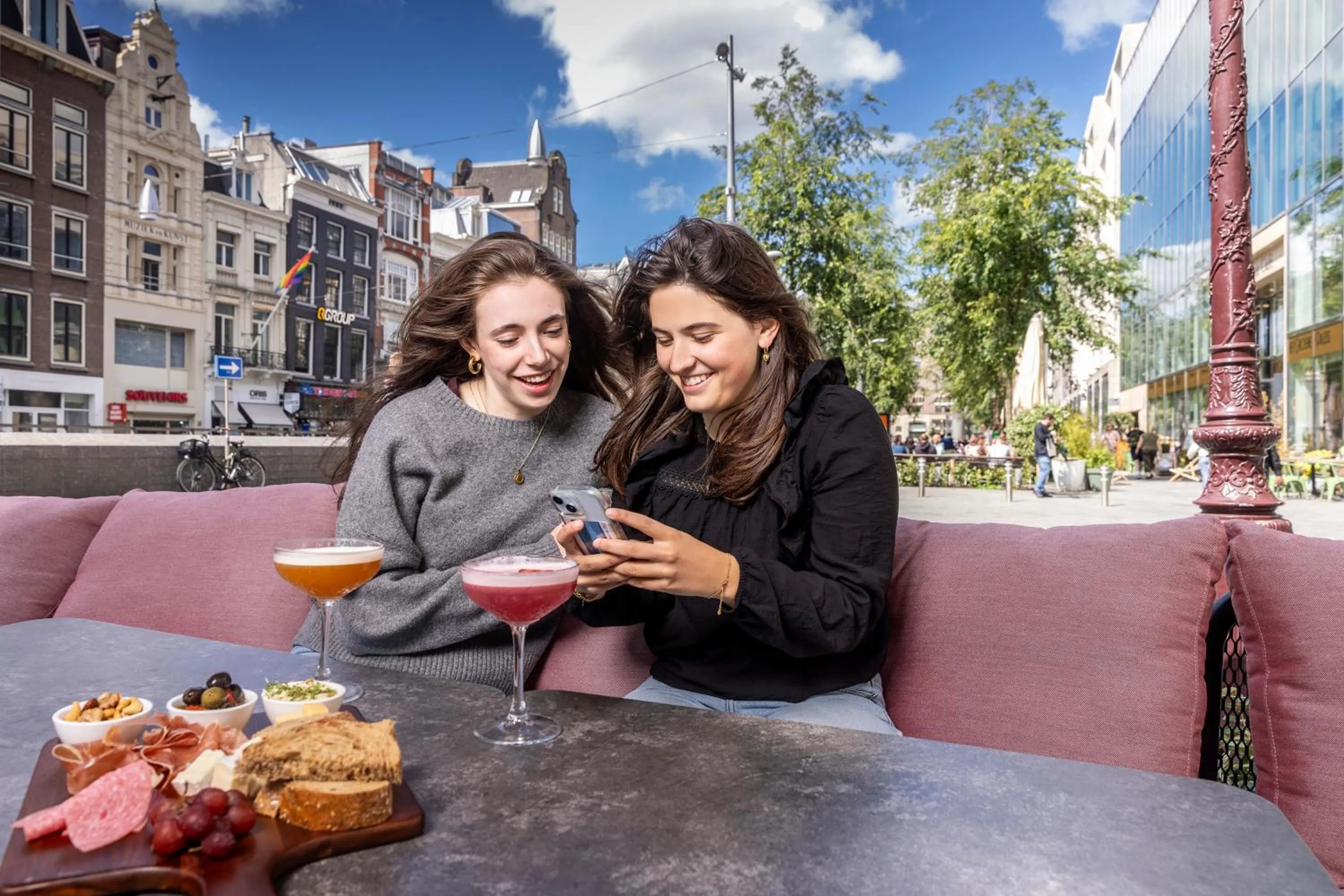 Food and drinks in Mister Highland Hotel