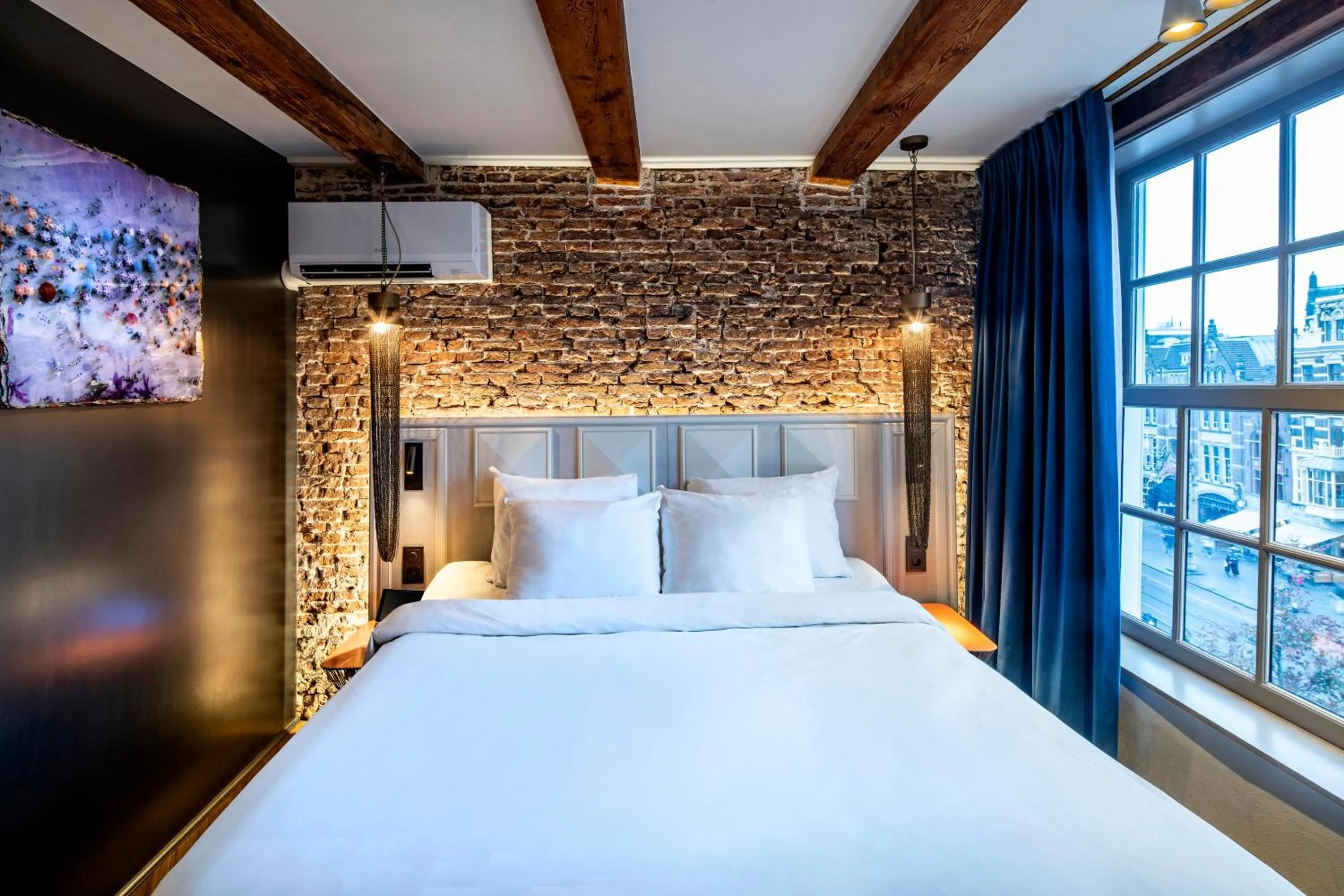 Bedroom, Bed in Mister Highland Hotel