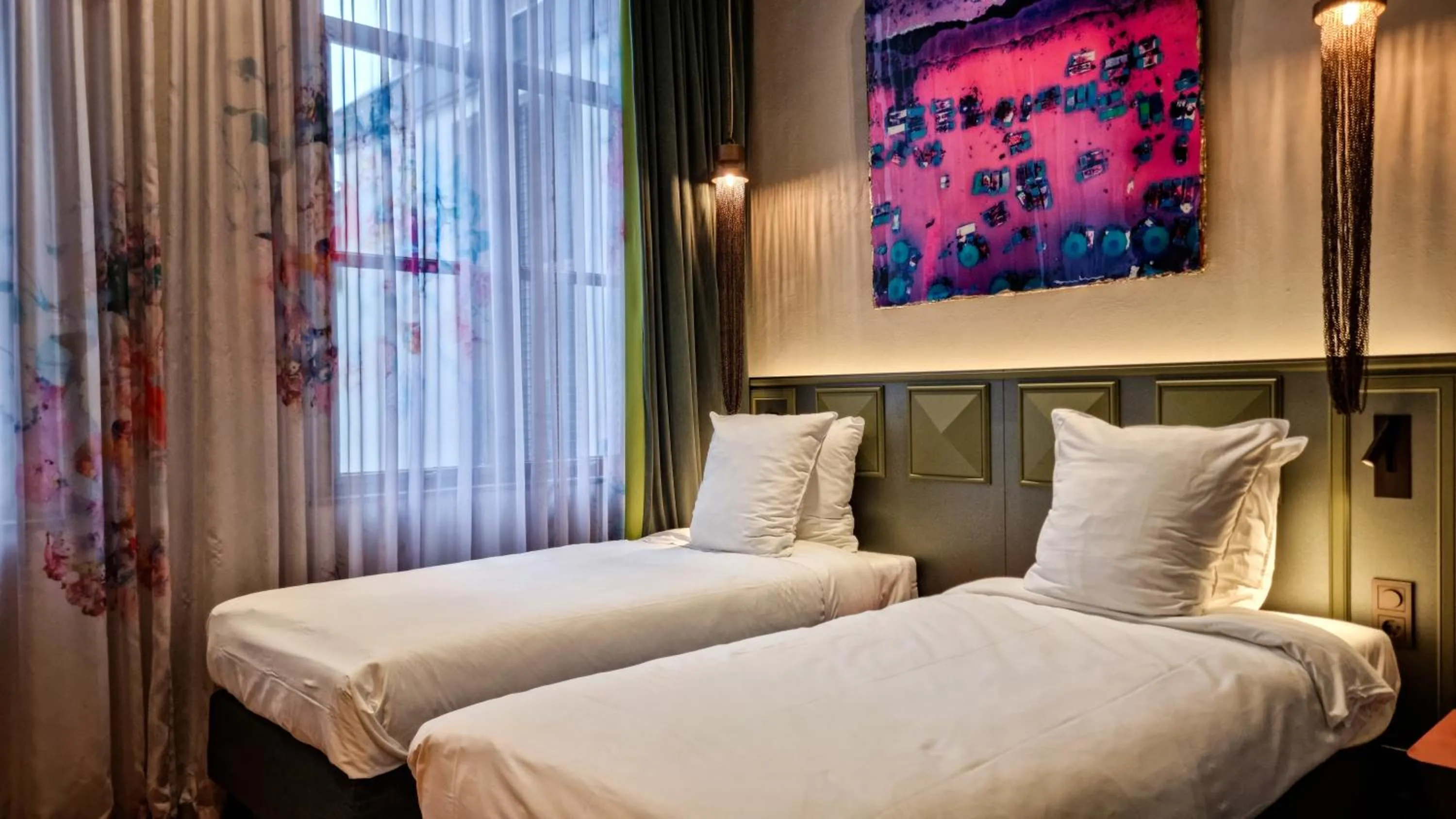 Bed in Mister Highland Hotel