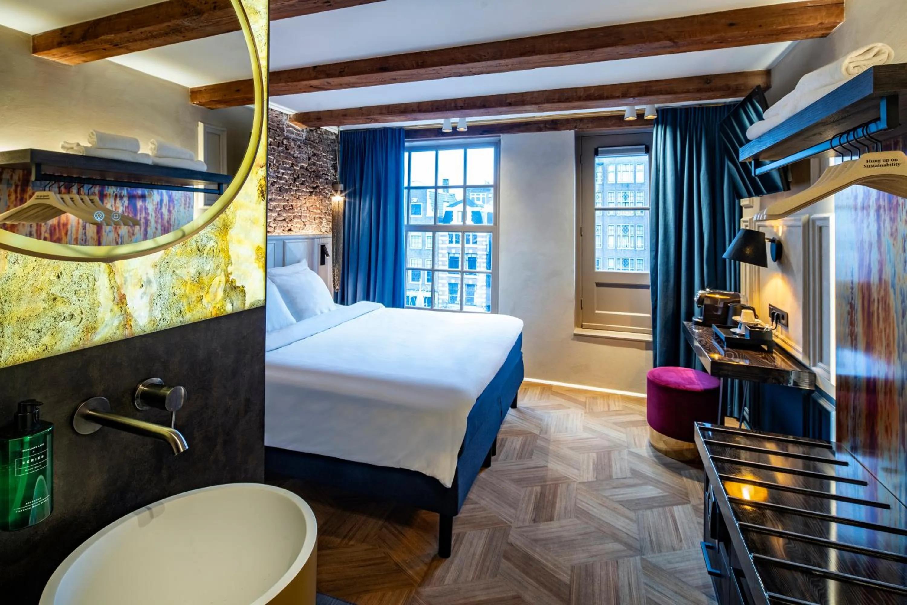 Photo of the whole room, Bed in Mister Highland Hotel