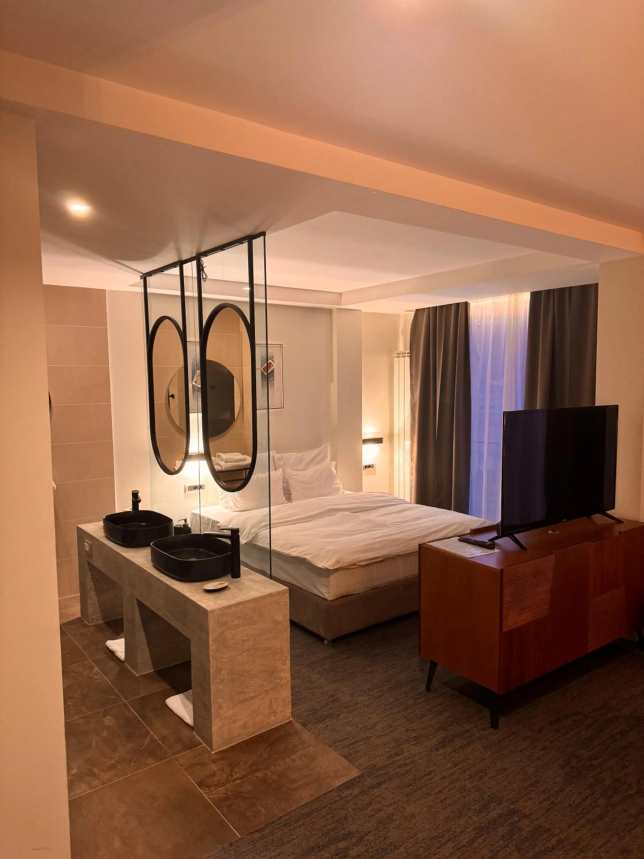 One-Bedroom Apartment with Balcony in Hotel Pljevlja
