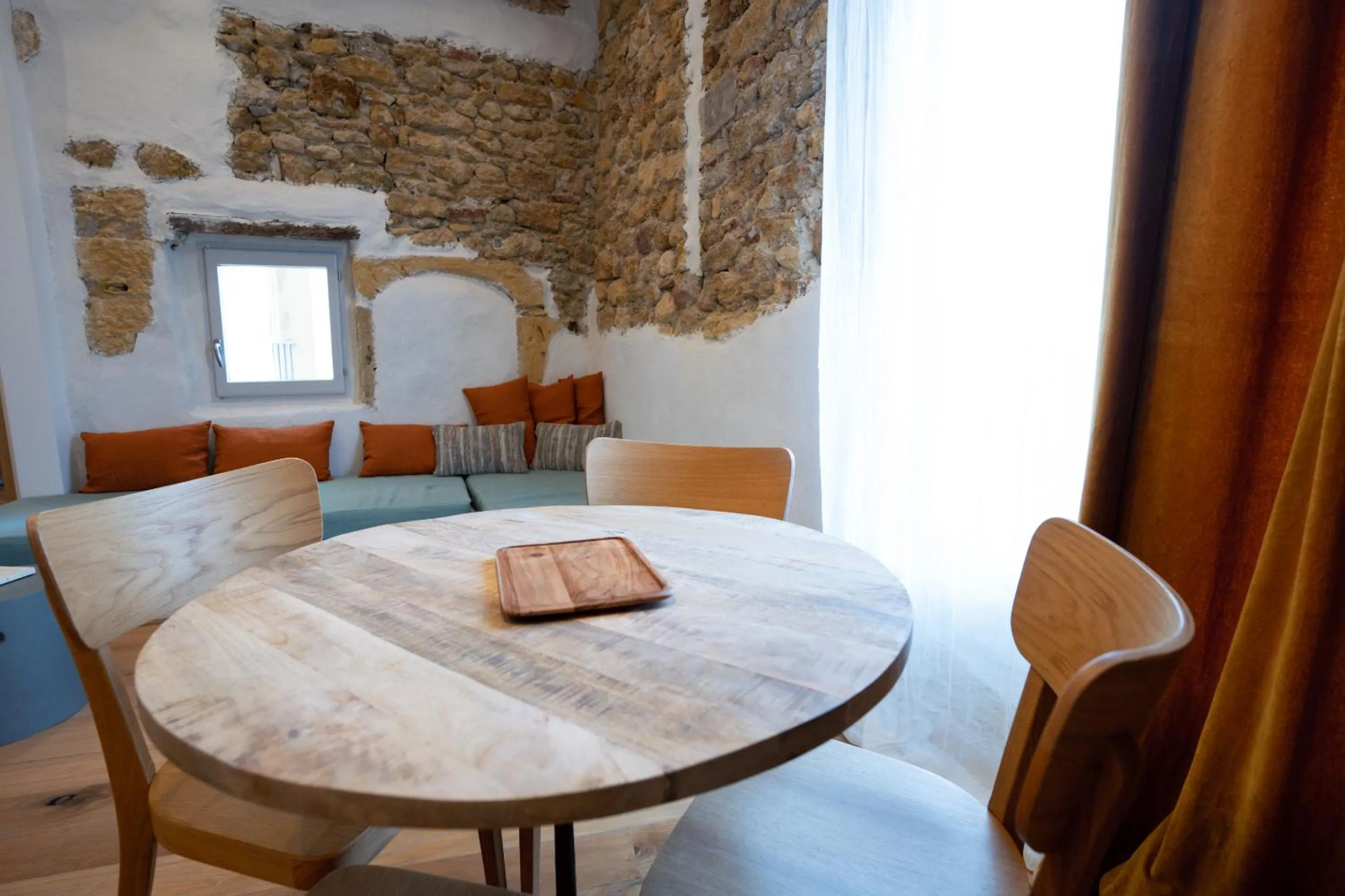 Dining area in La Maison des Lamanon