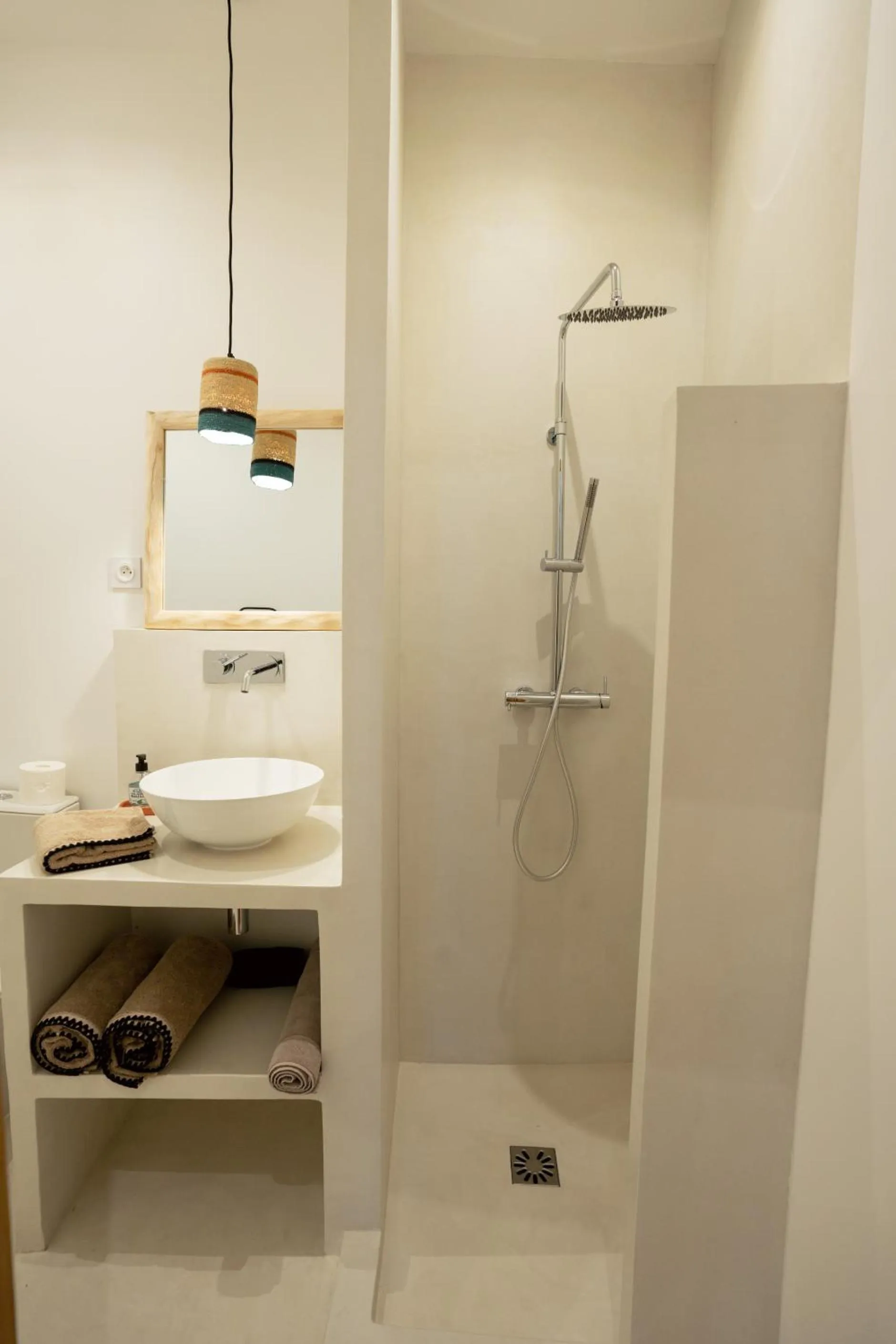 Bathroom in La Maison des Lamanon
