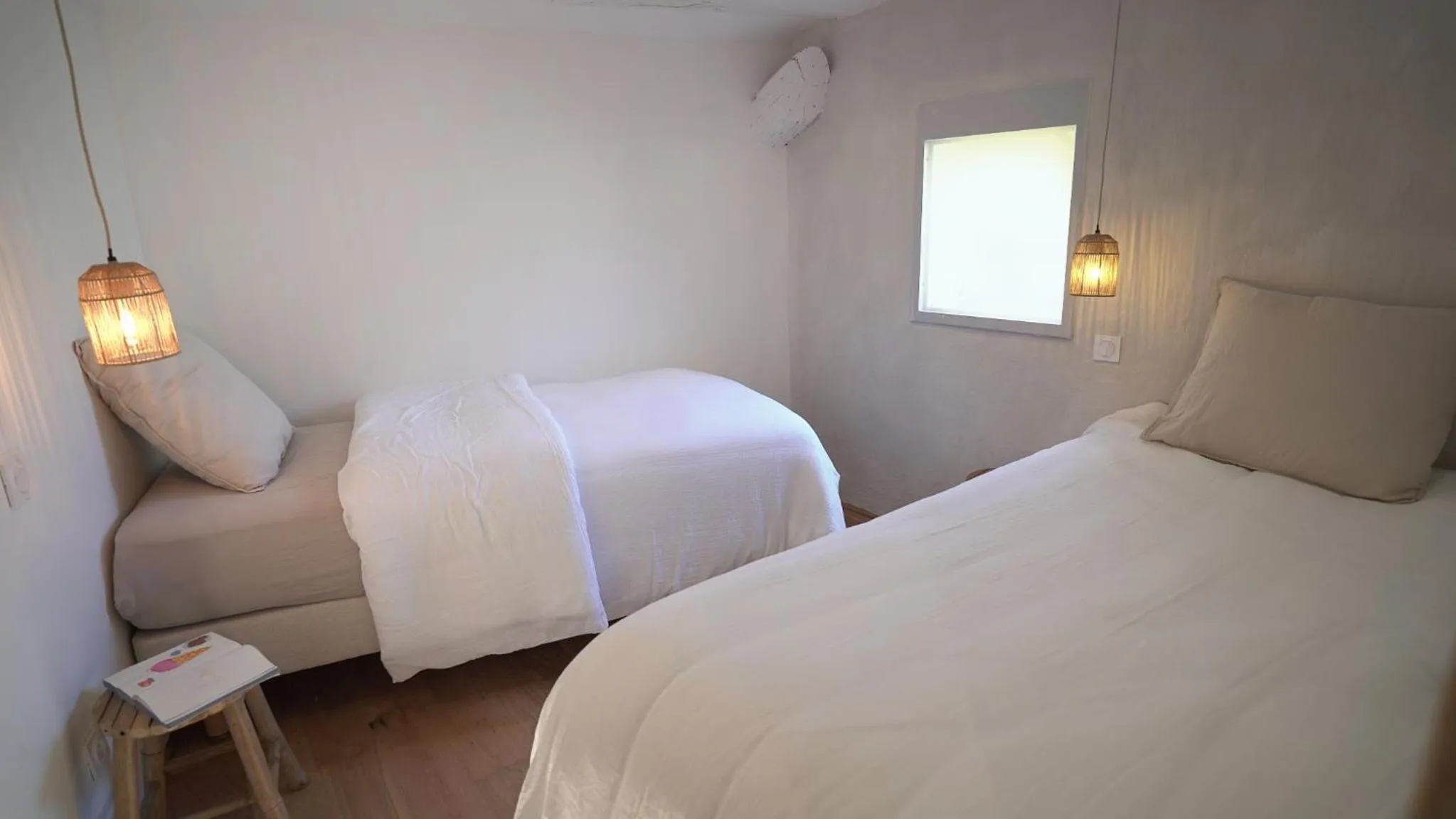 Bedroom, Bed in La Maison des Lamanon