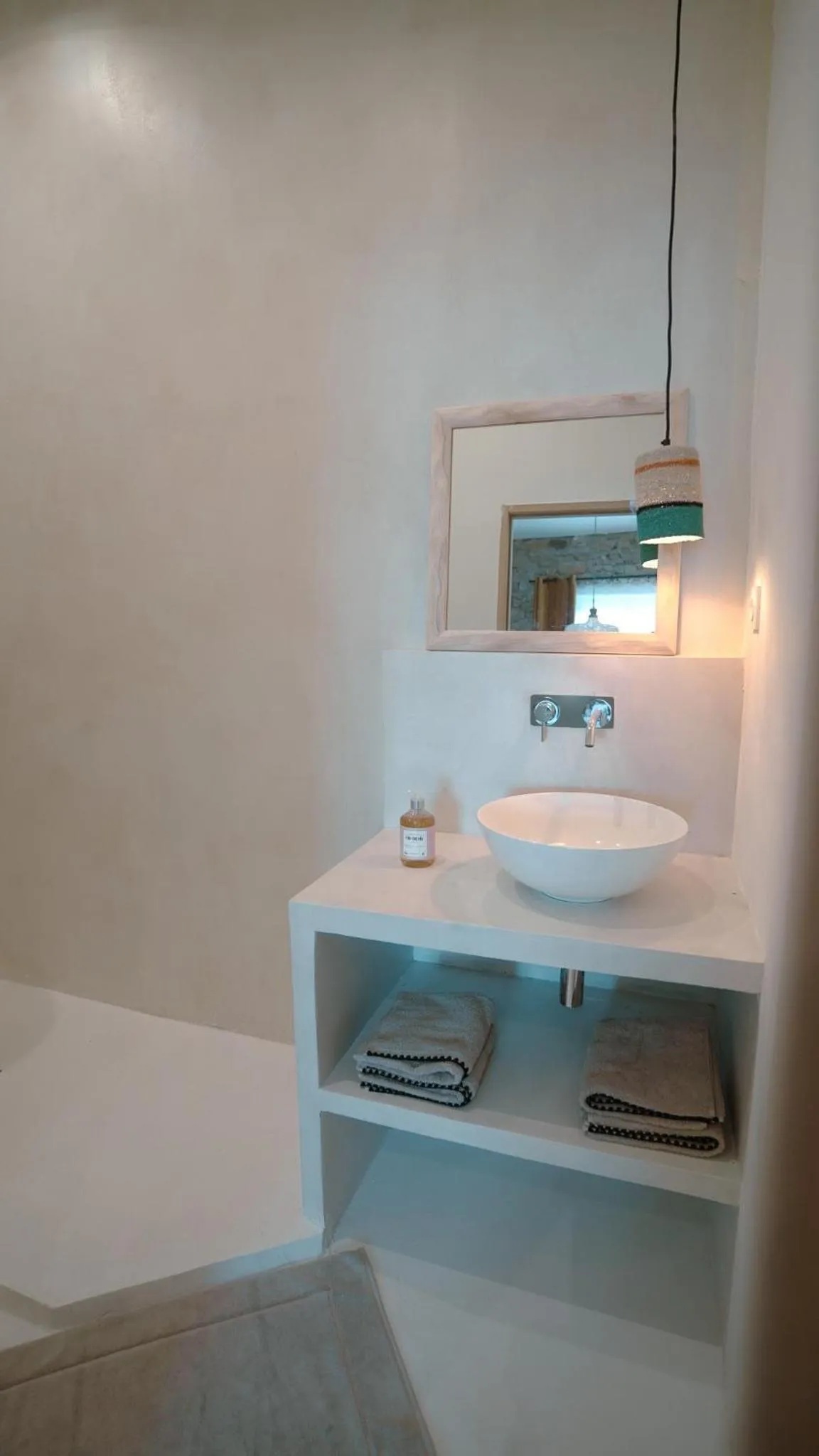 Bathroom in La Maison des Lamanon