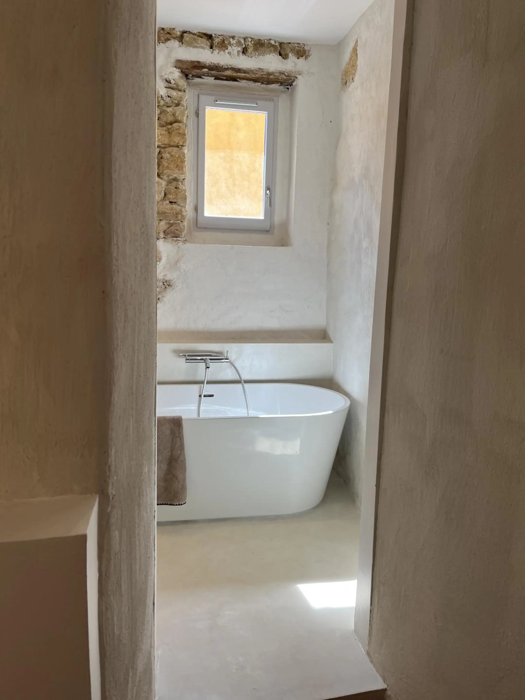 Bathroom in La Maison des Lamanon