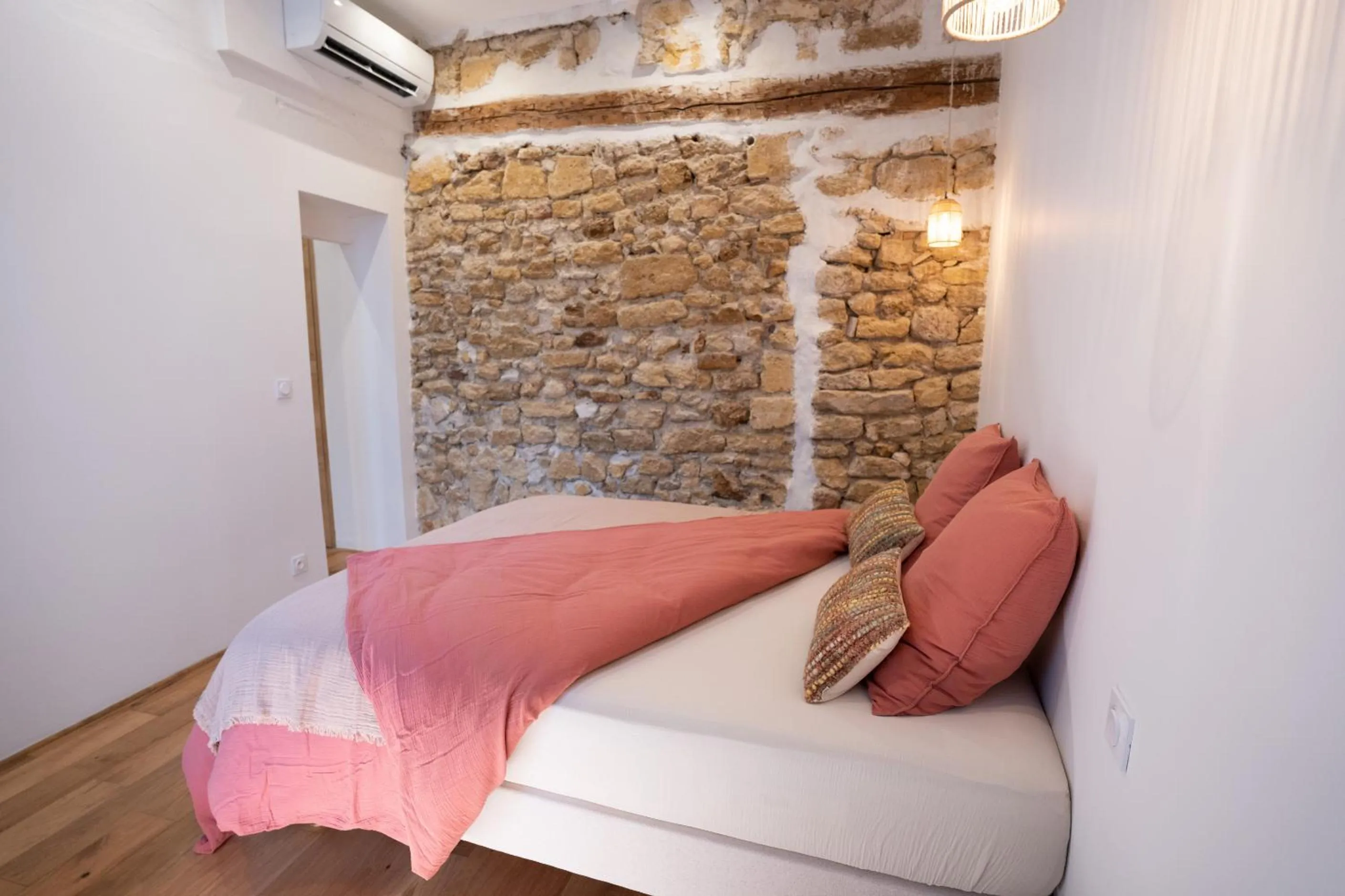 Bedroom, Bed in La Maison des Lamanon