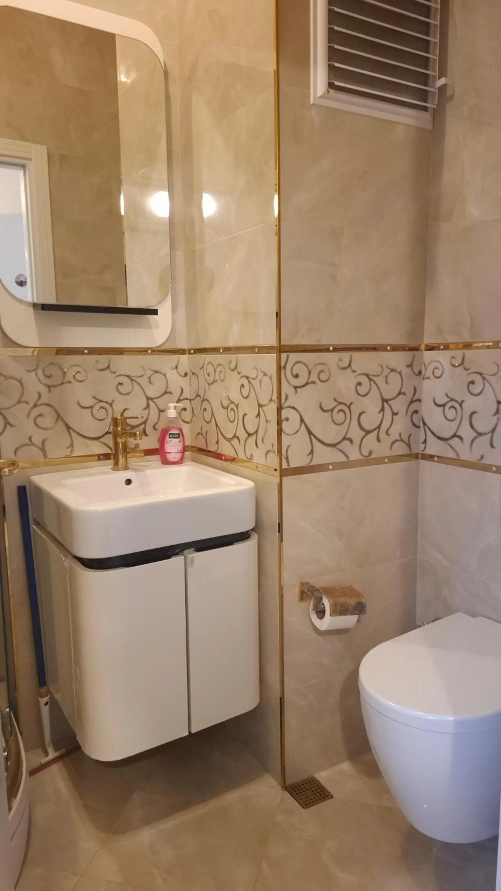 Toilet in Halil Bey Konağı