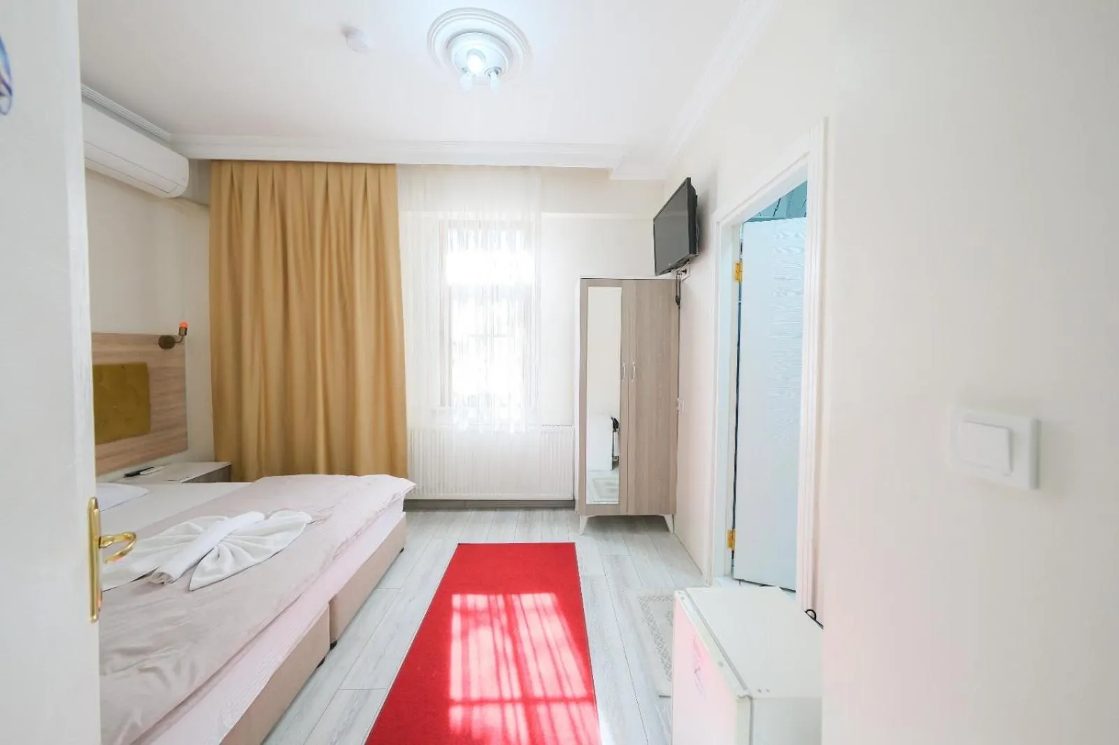 Photo of the whole room, Bed in Halil Bey Konağı