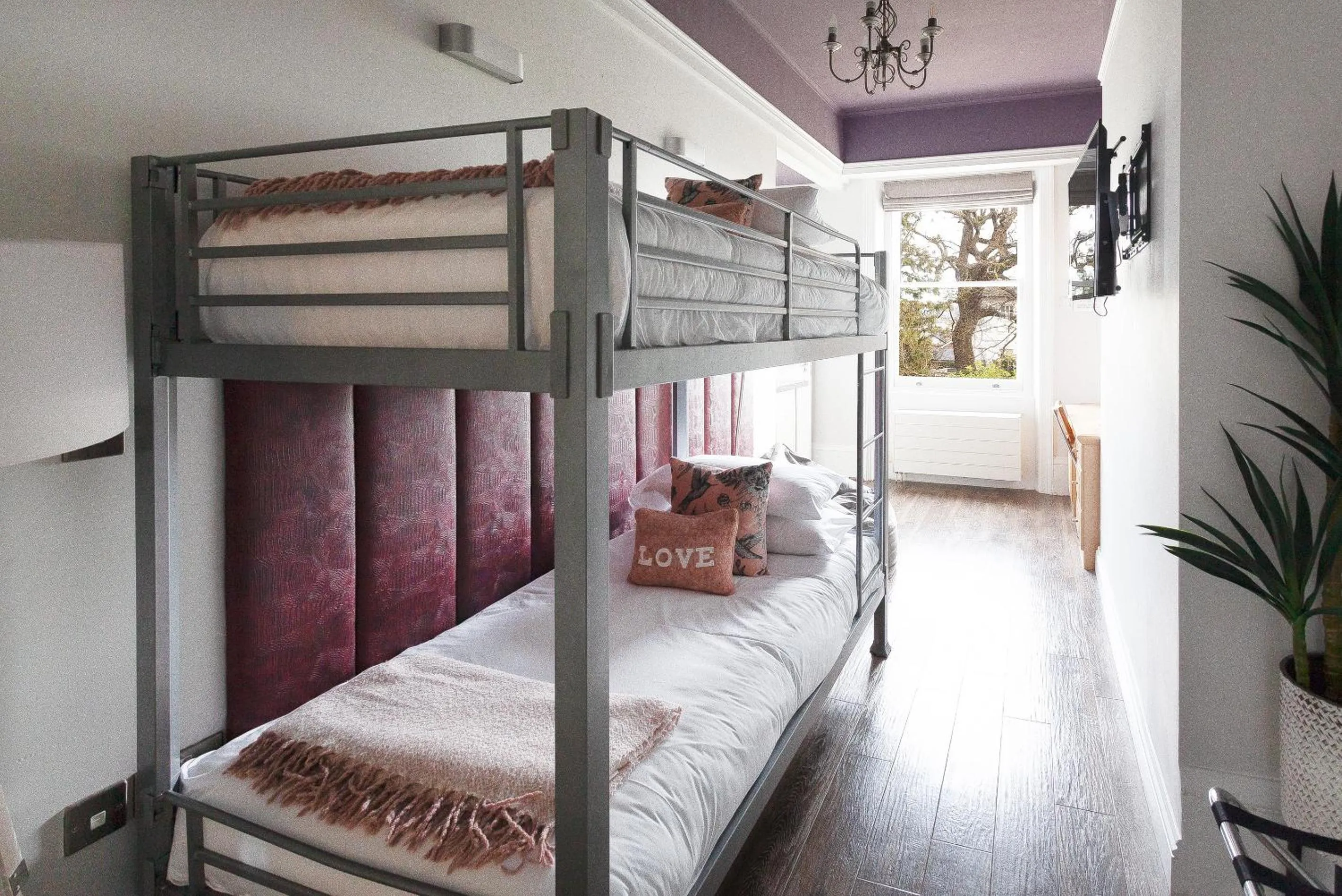 bunk bed, Bed in Beaumont House