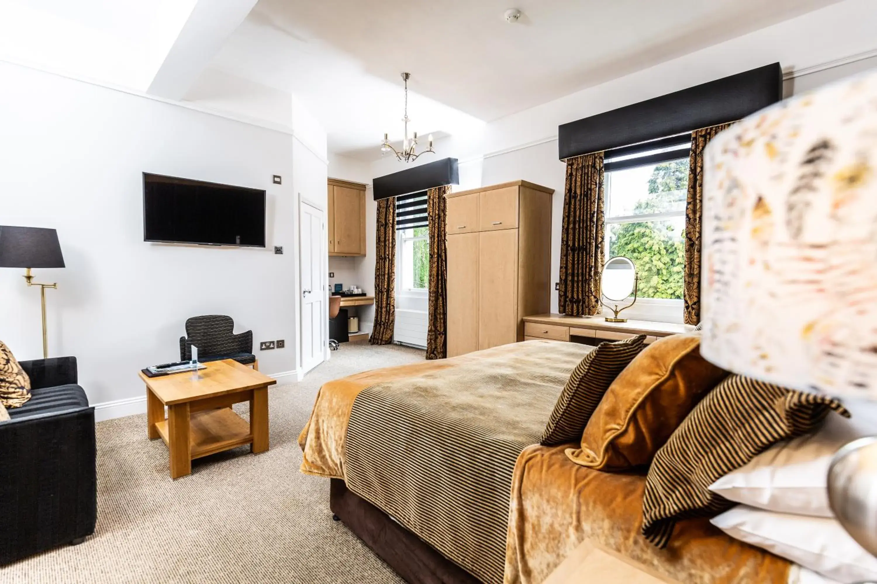 Hillview Suite in Beaumont House Hillview Suite in Beaumont House