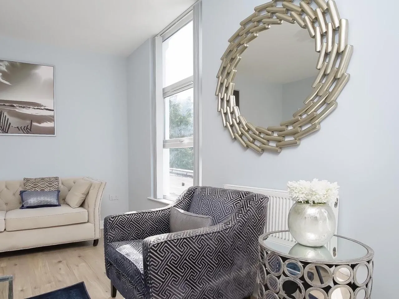 Living room in City Centre 3 BDR Townhouse by Belfast City Breaks