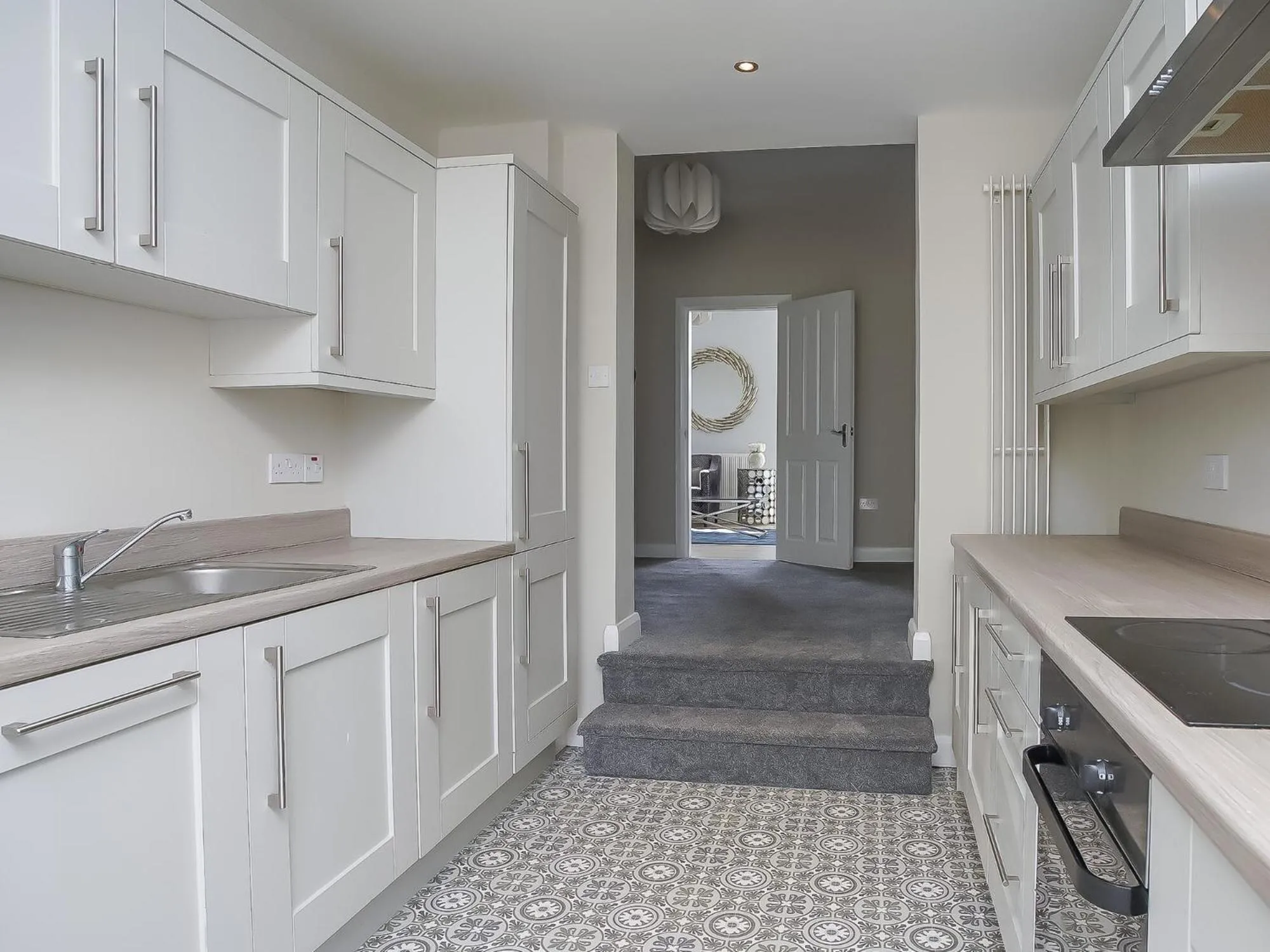 Kitchen or kitchenette in City Centre 3 BDR Townhouse by Belfast City Breaks