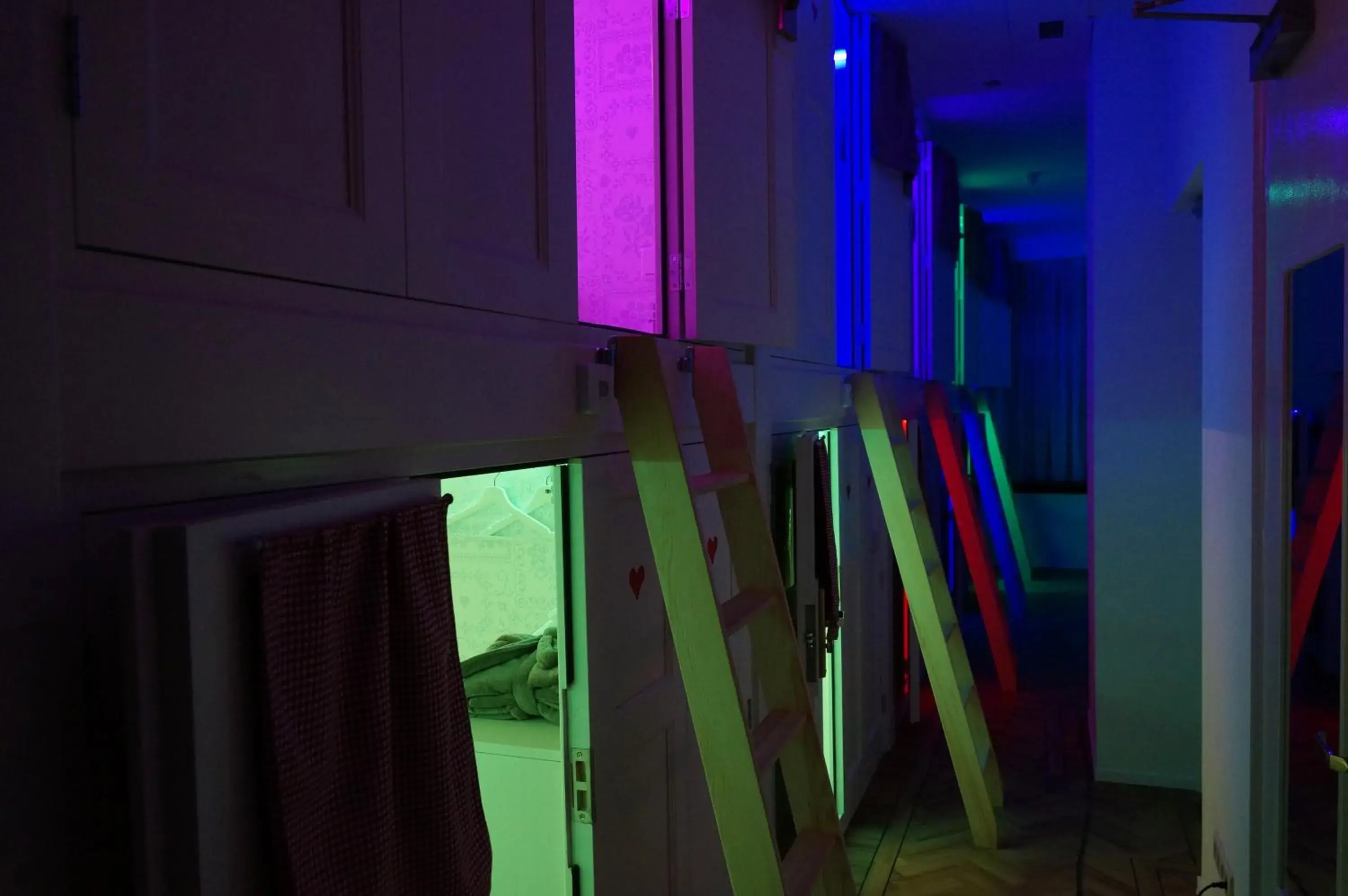 bunk bed in De Bedstee Boutique Capsules bunk bed in De Bedstee Boutique Capsules