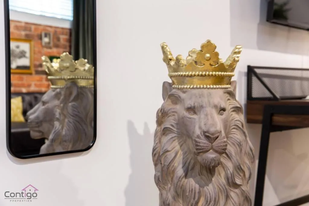 Decorative detail in Luxe New York Style Bsmt Suite, Near DT & WEM, King Bed, WiFi