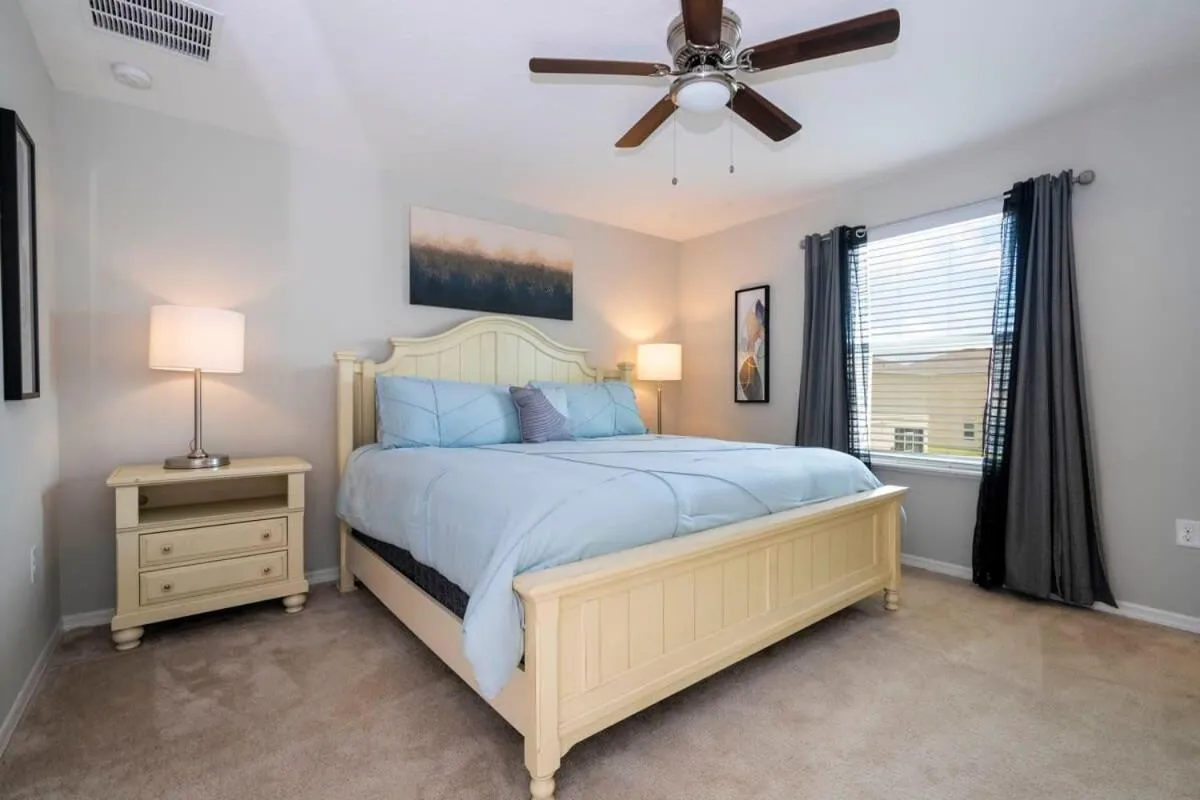 Bed in Stunning 3Bd Close to Disney at Fiesta Key 4764