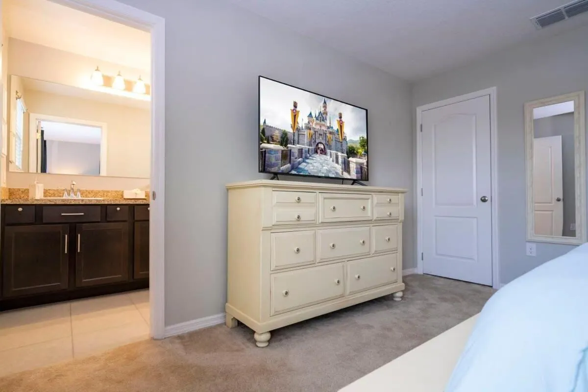 Stunning 3Bd Close to Disney at Fiesta Key 4764