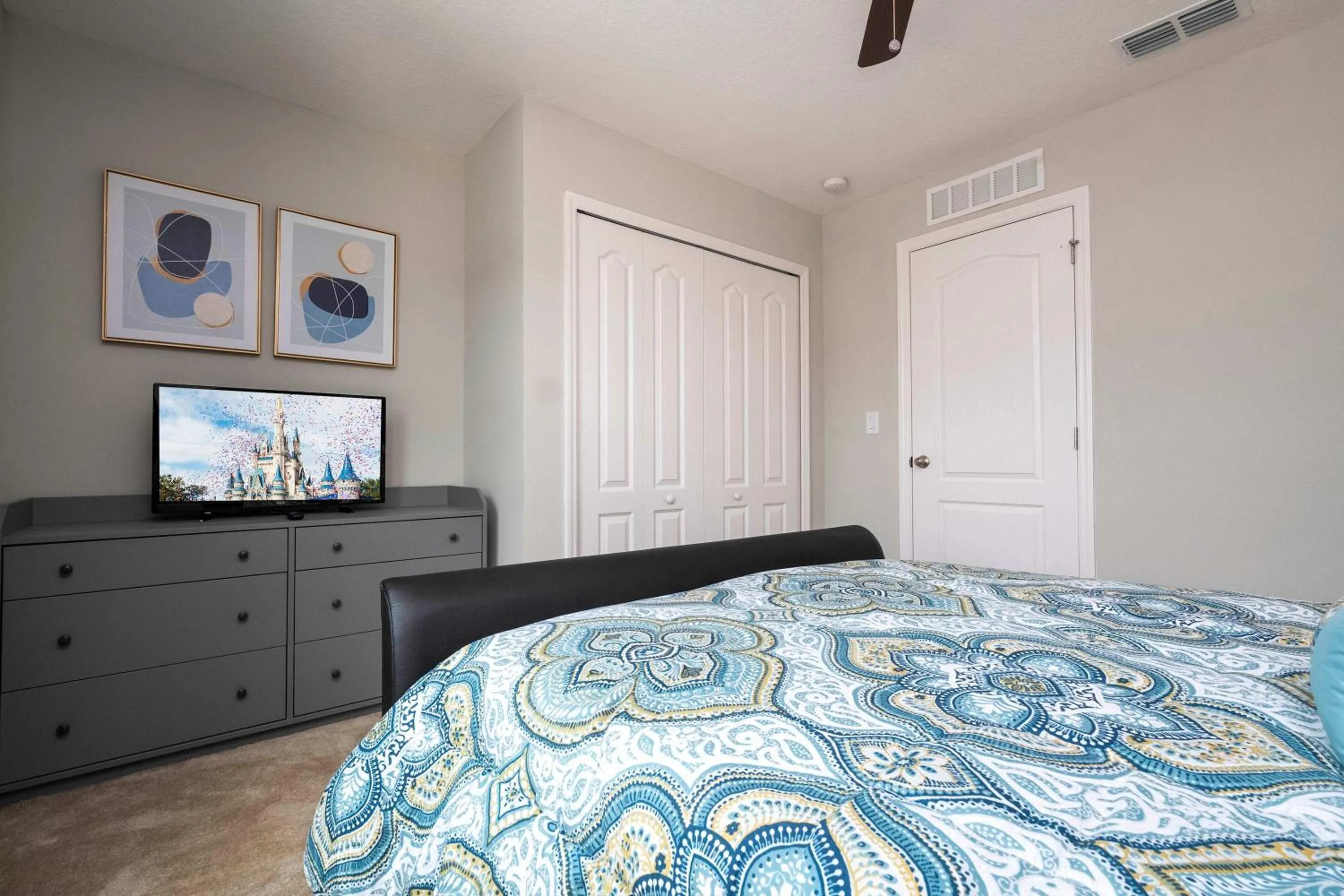 Bed in Stunning 3Bd Close to Disney at Fiesta Key 4764