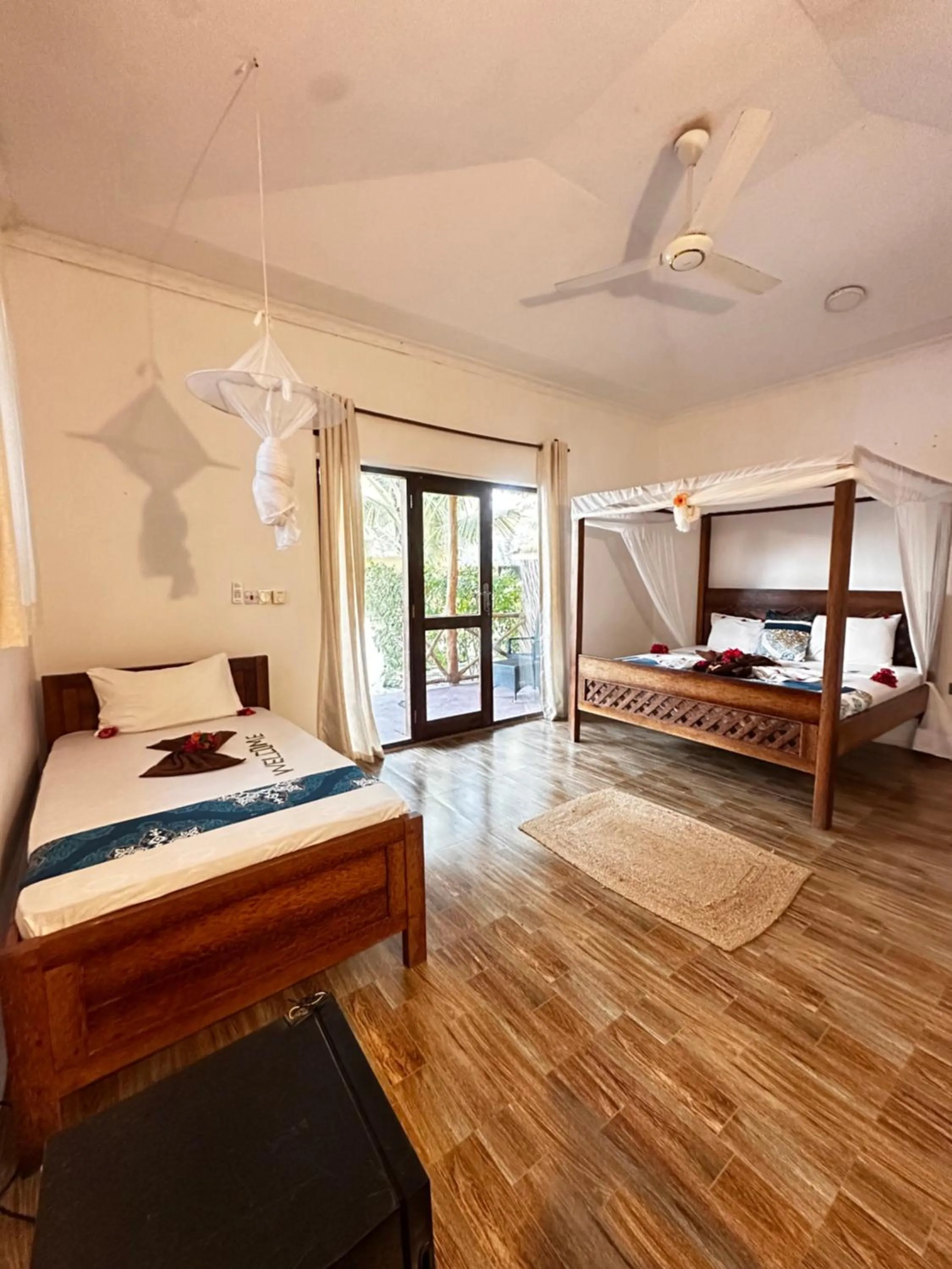 Bed in Moayana Liora