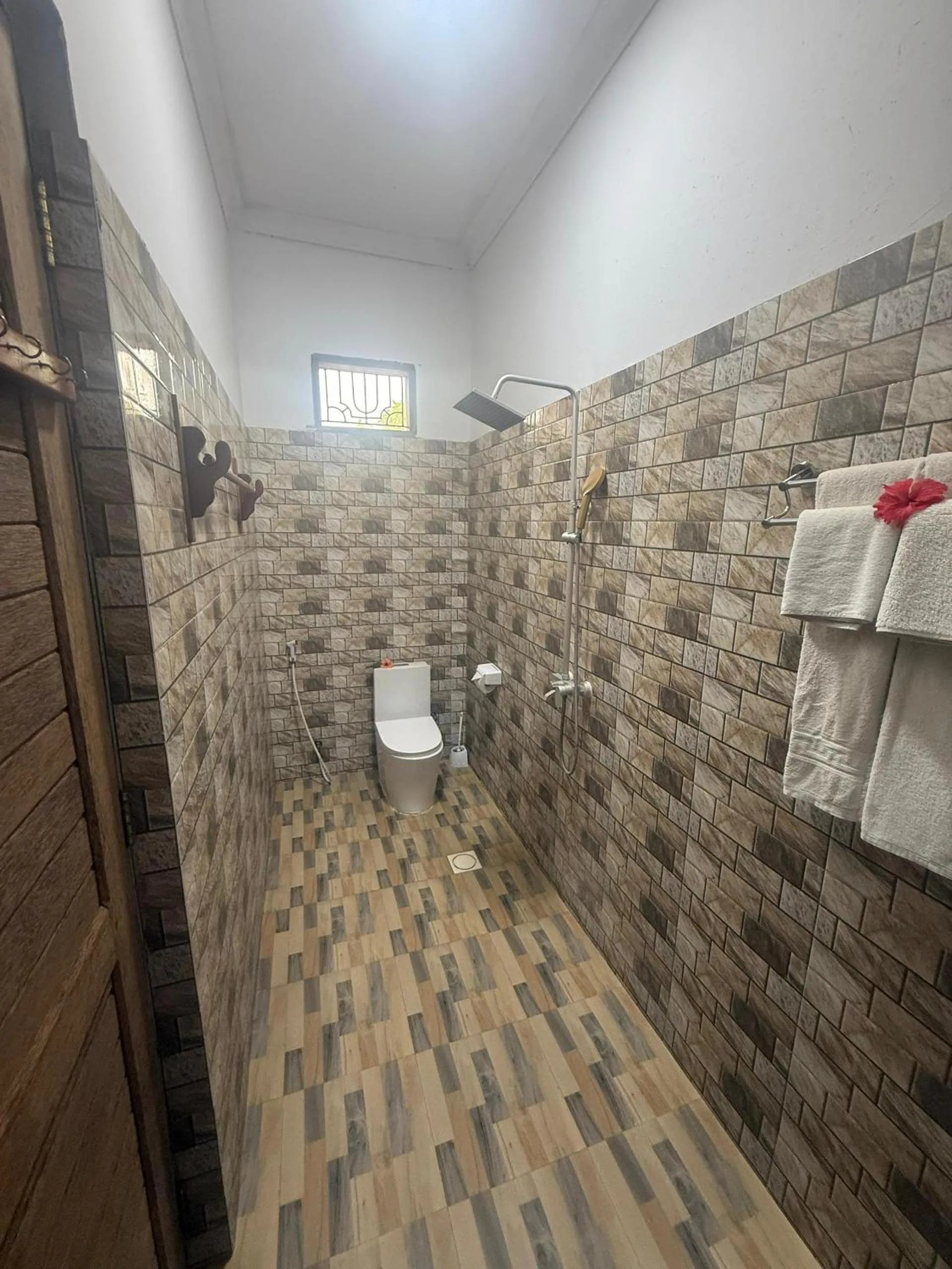 Toilet in Amber Lodge