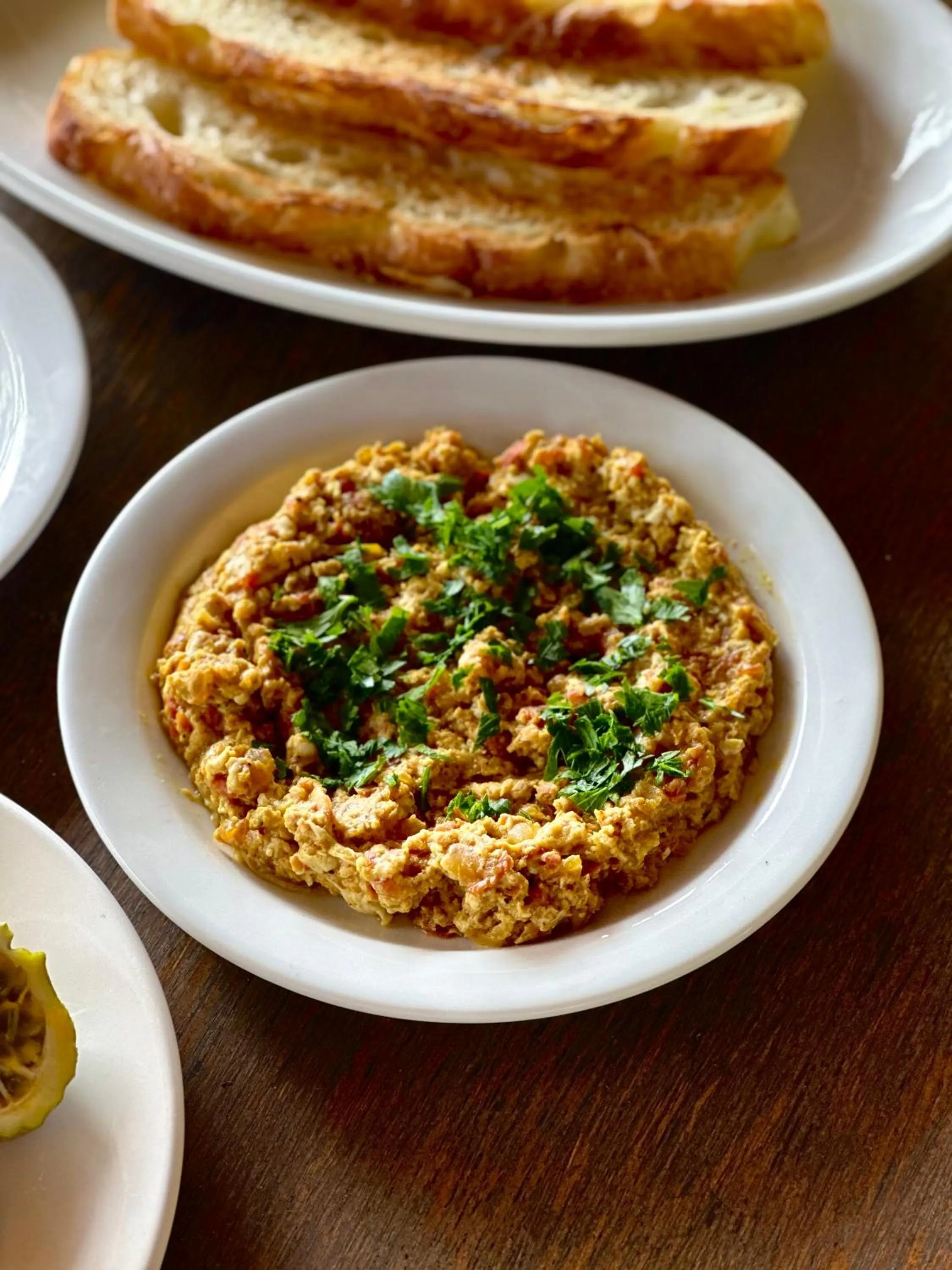 Restaurant/places to eat in Moayana Liora