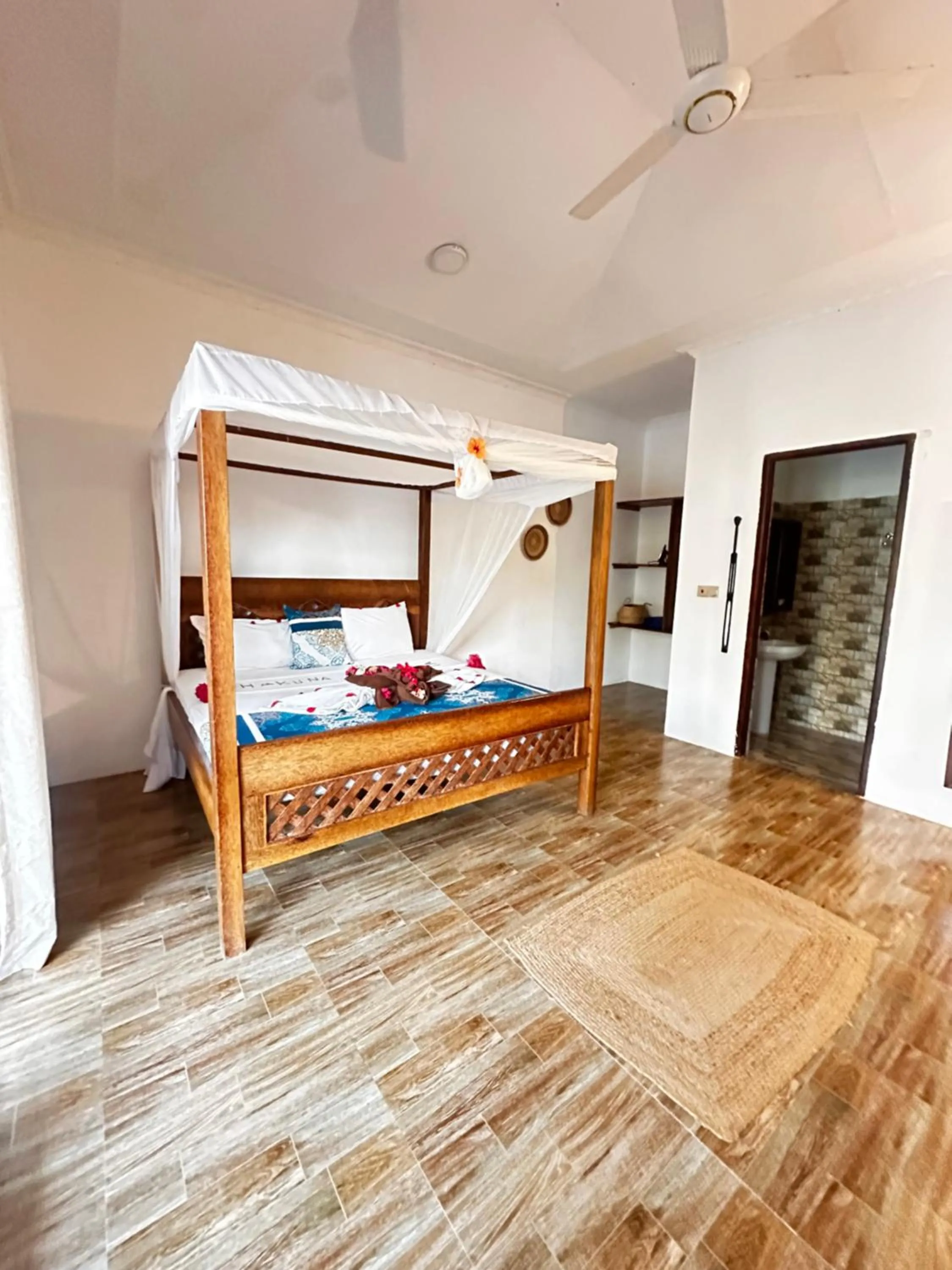 Bed in Moayana Liora