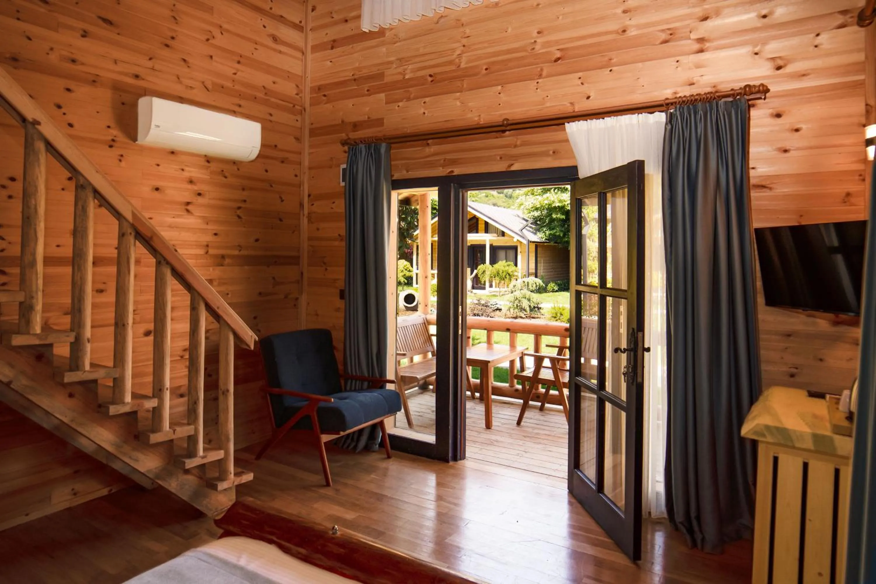 Facade/entrance in MUKHA ORMANLI