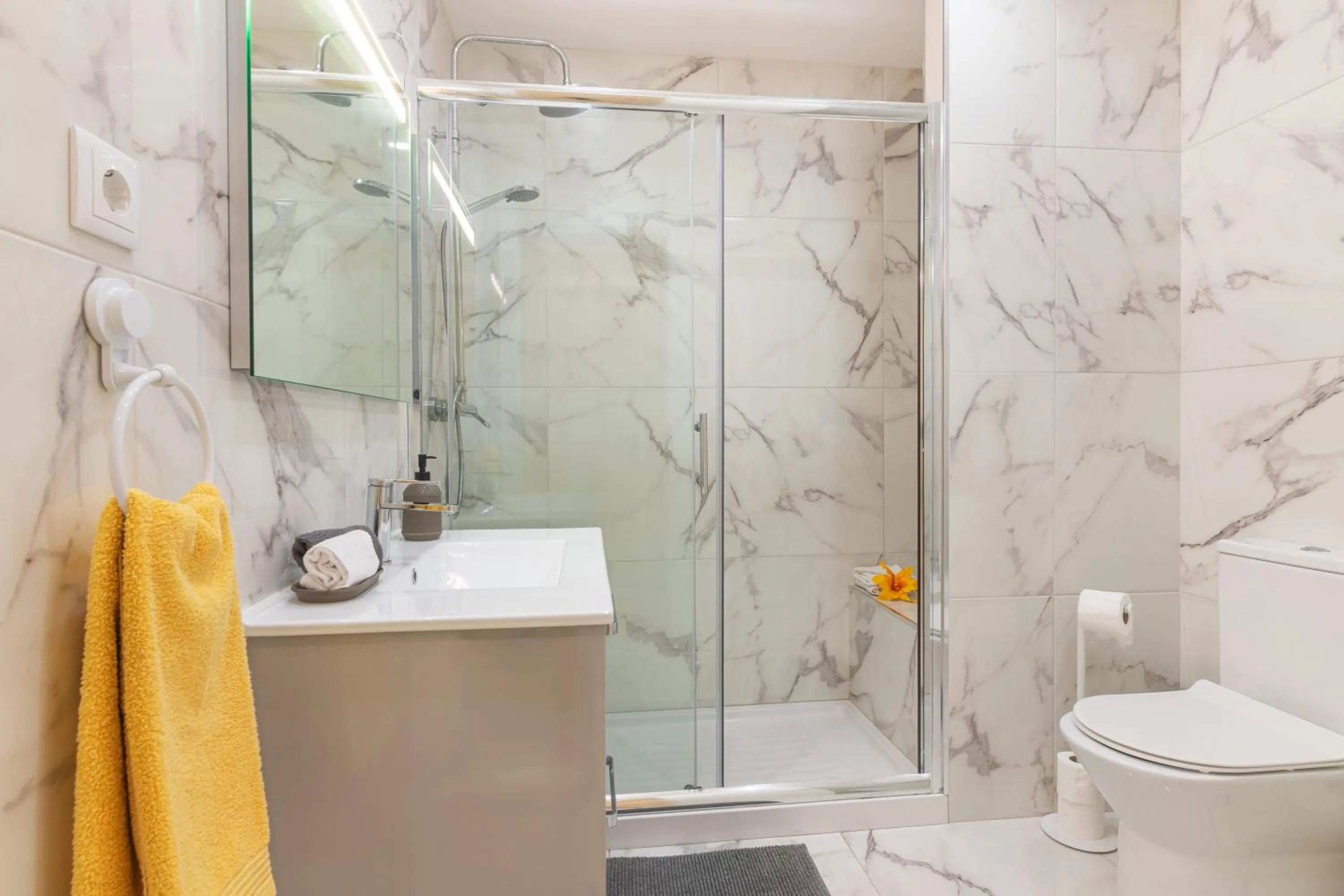 Shower in Cruzeiro - Silhueta Citadina