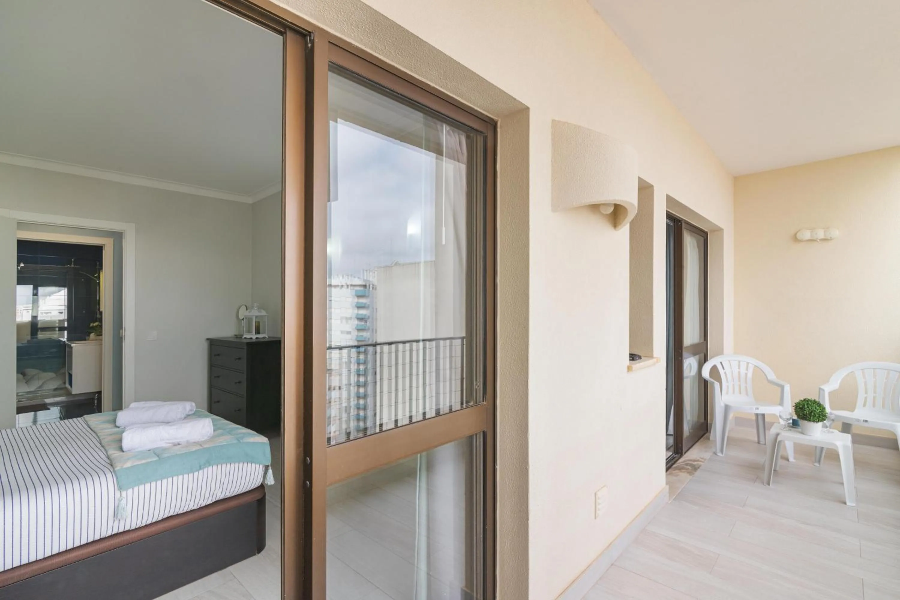 View (from property/room), Bed in Cruzeiro - Silhueta Citadina