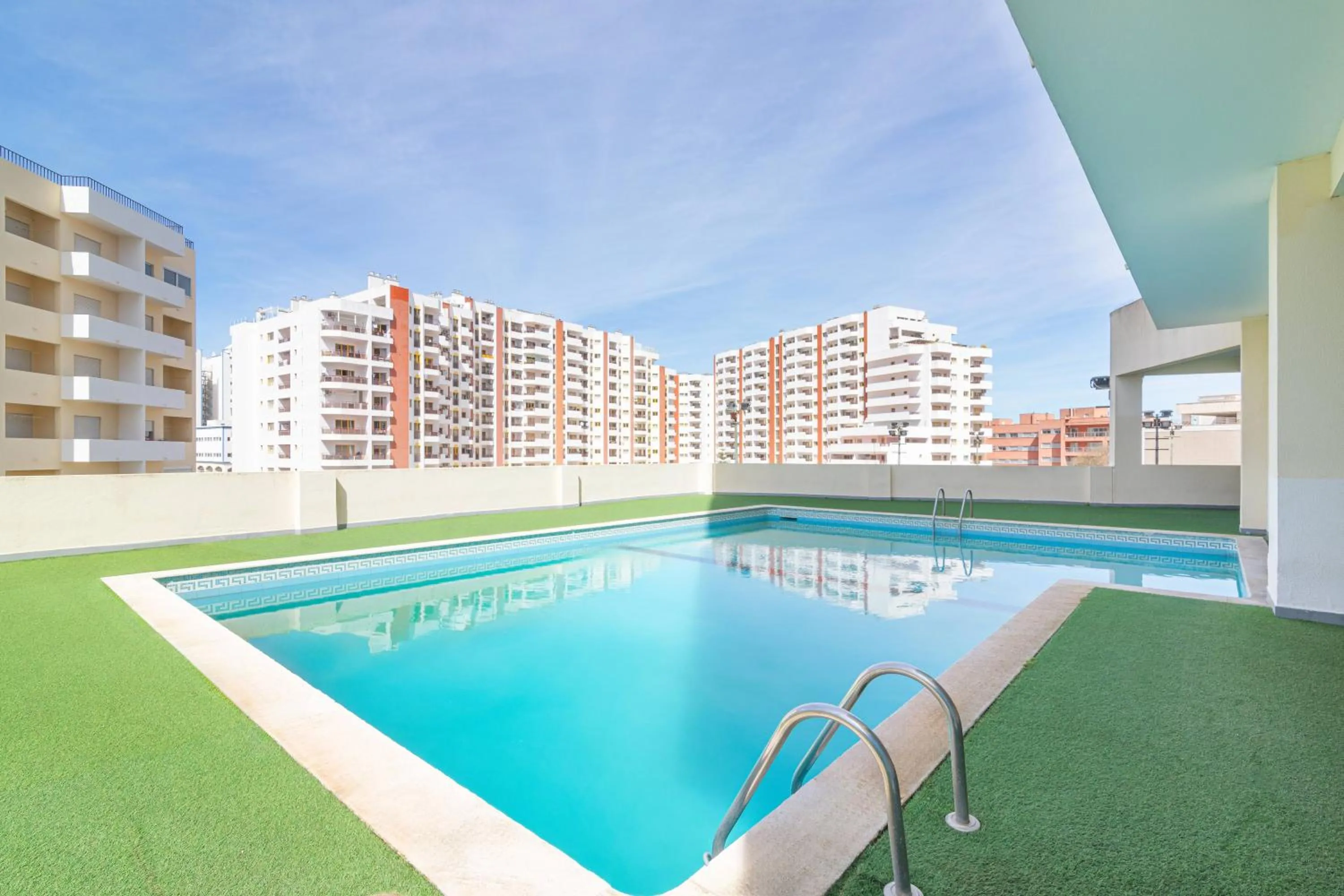 Property building in Cruzeiro - Silhueta Citadina