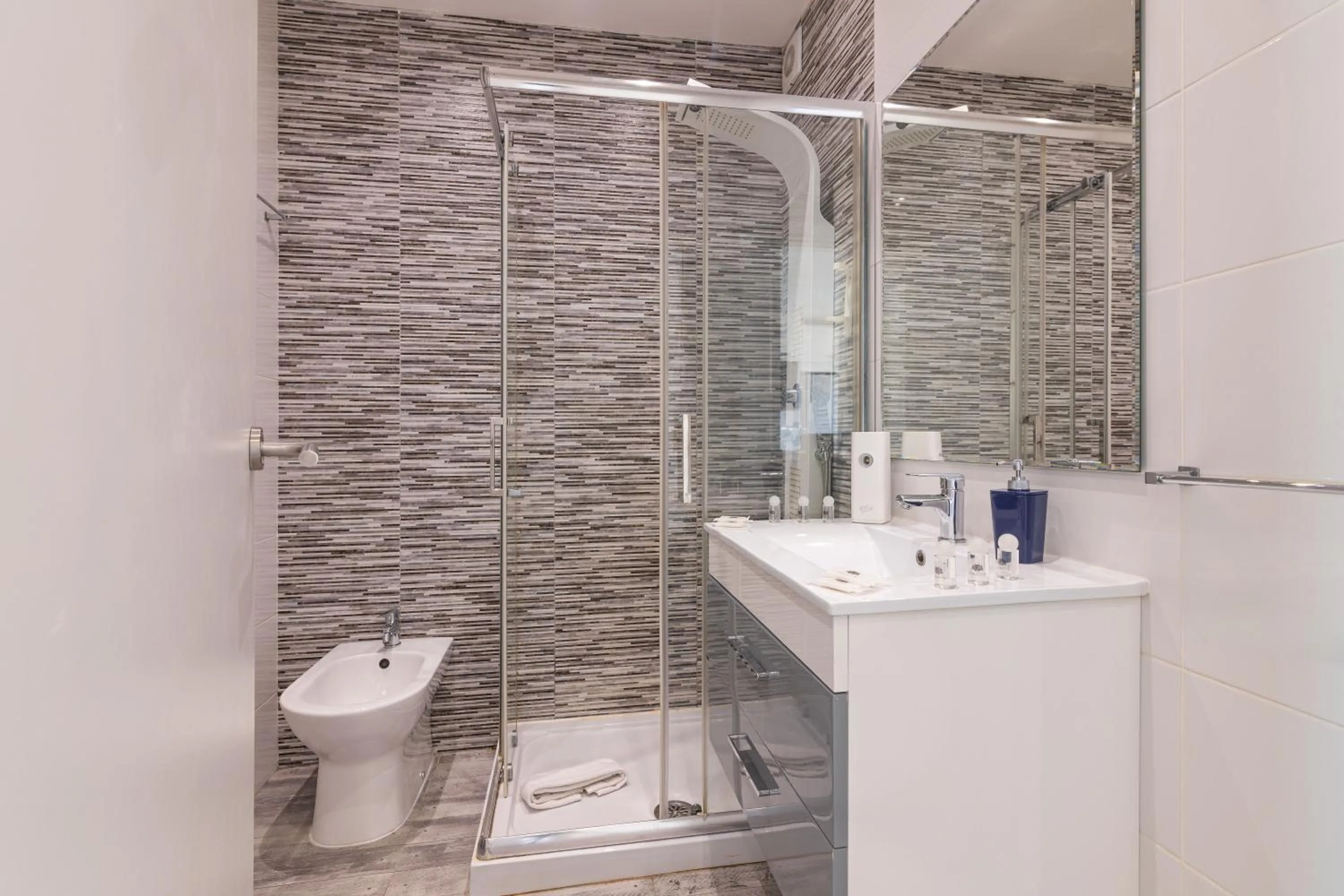 Shower in Cruzeiro - Silhueta Citadina