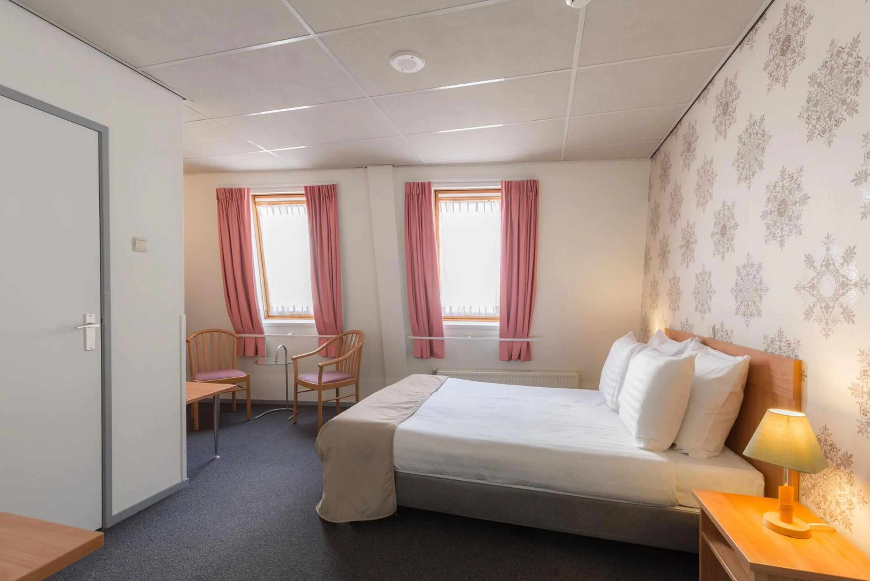 Bedroom, Bed in Rho Hotel