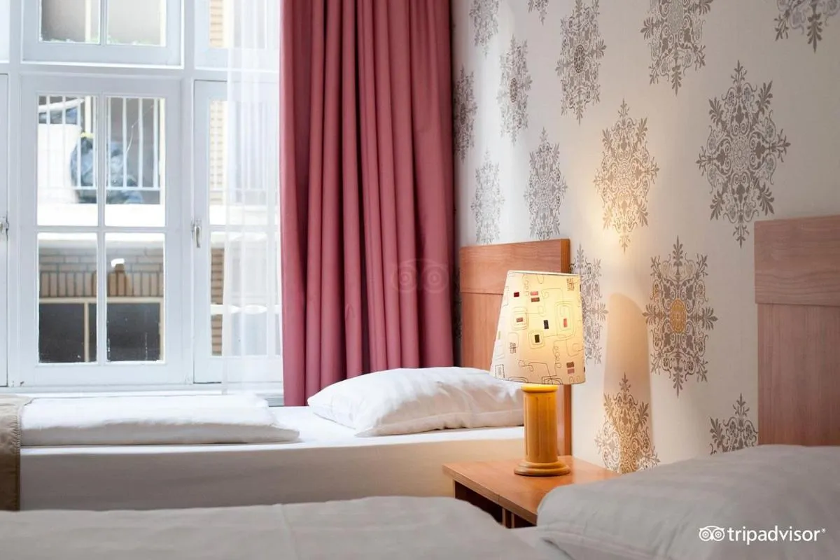 Bedroom, Bed in Rho Hotel