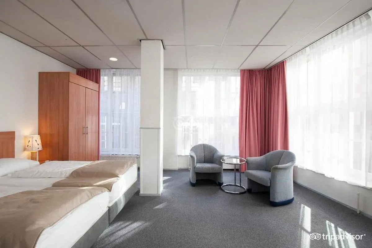 Superior Double or Twin Room in Rho Hotel Superior Double or Twin Room in Rho Hotel