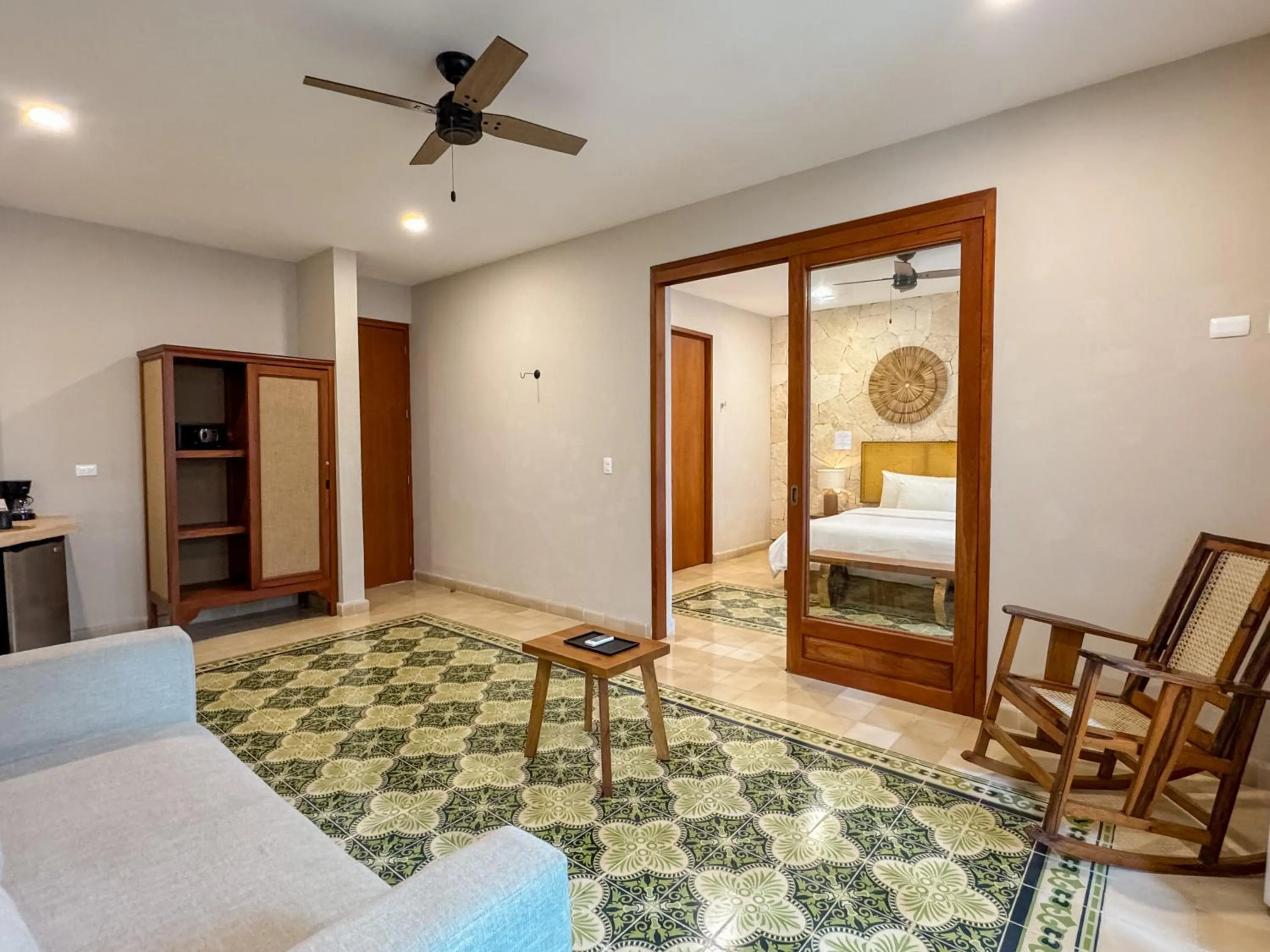 Living room, Bed in Frater Yucatán Hotel