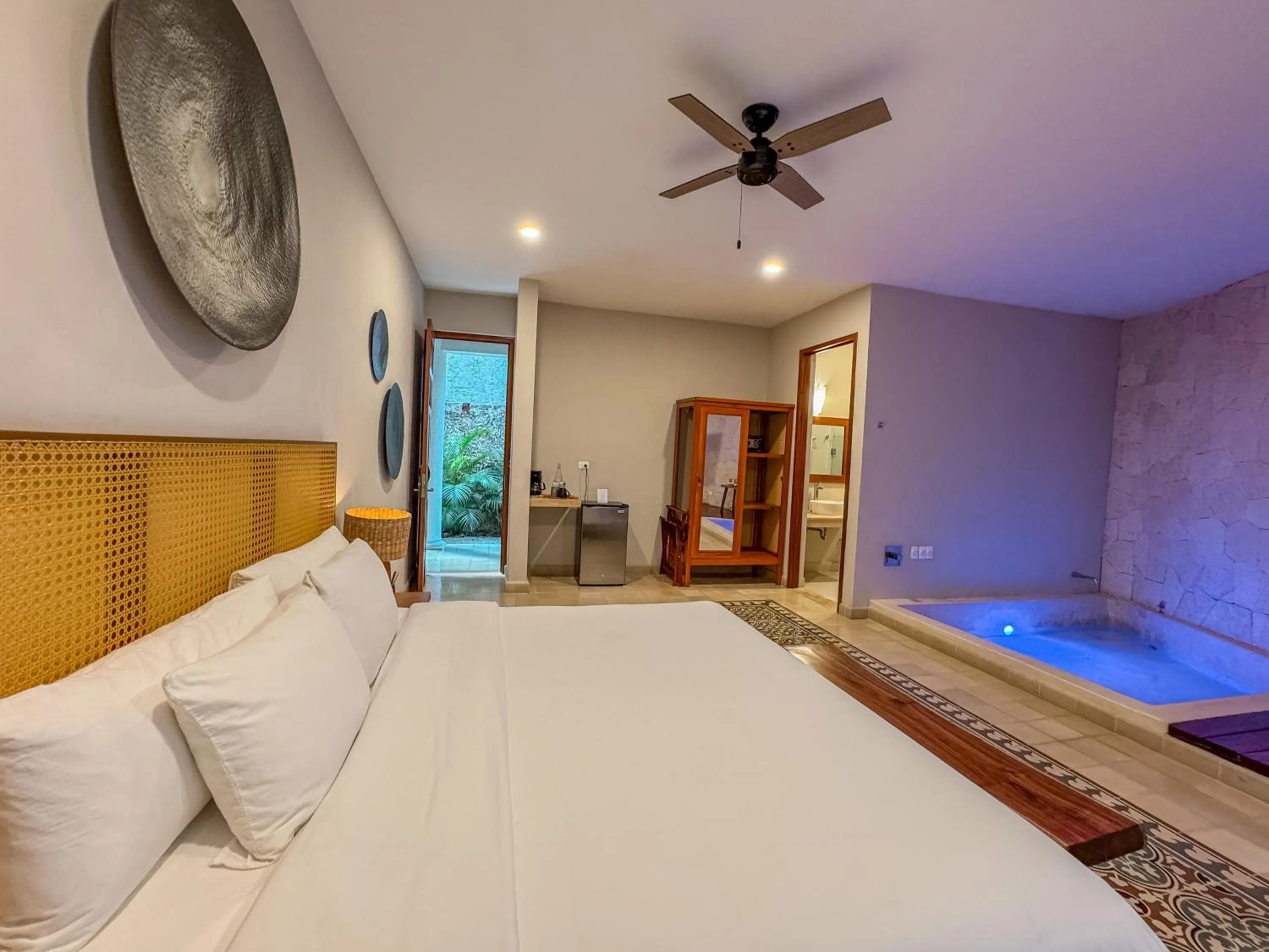 Bedroom, Bed in Frater Yucatán Hotel