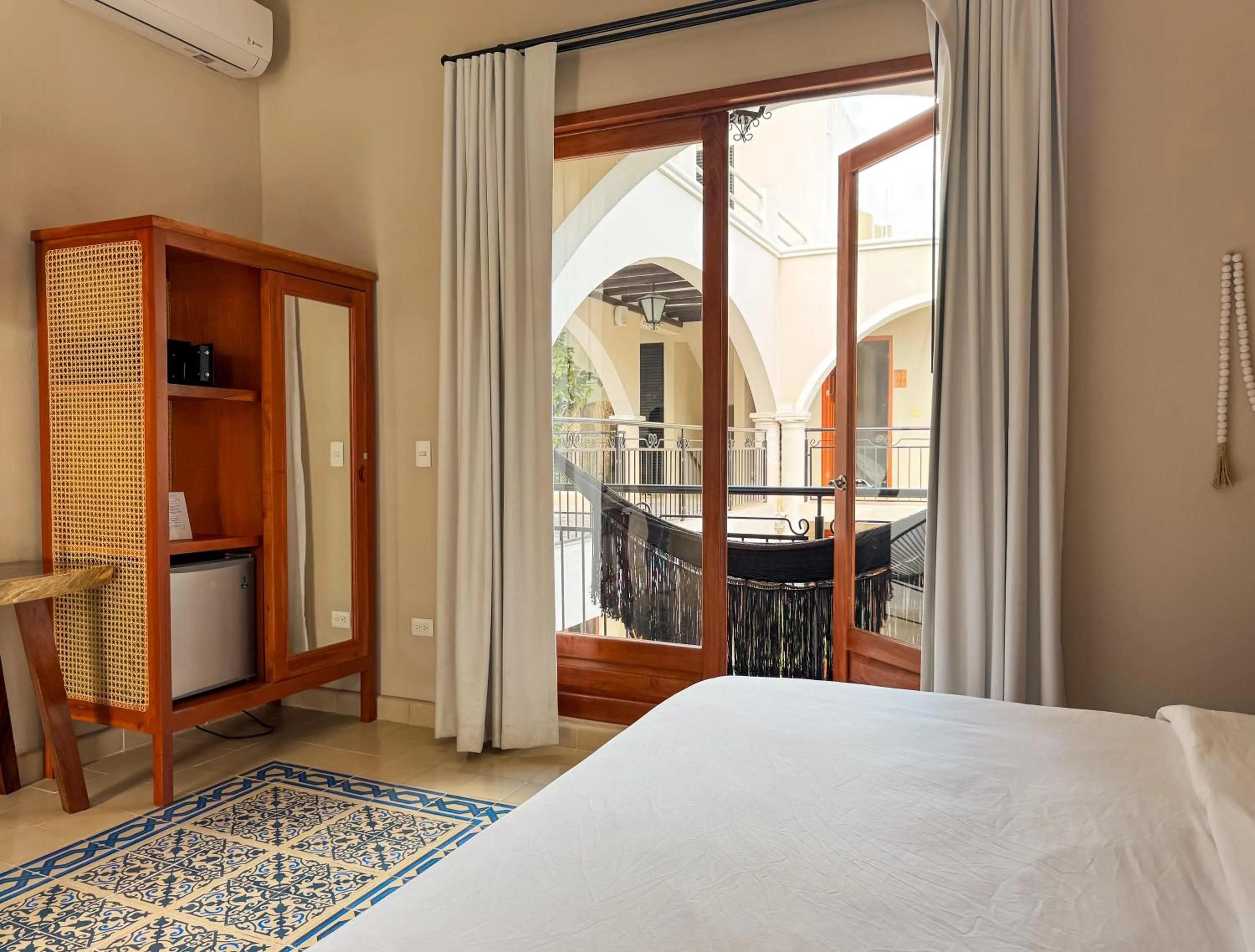 Property building, Bed in Frater Yucatán Hotel