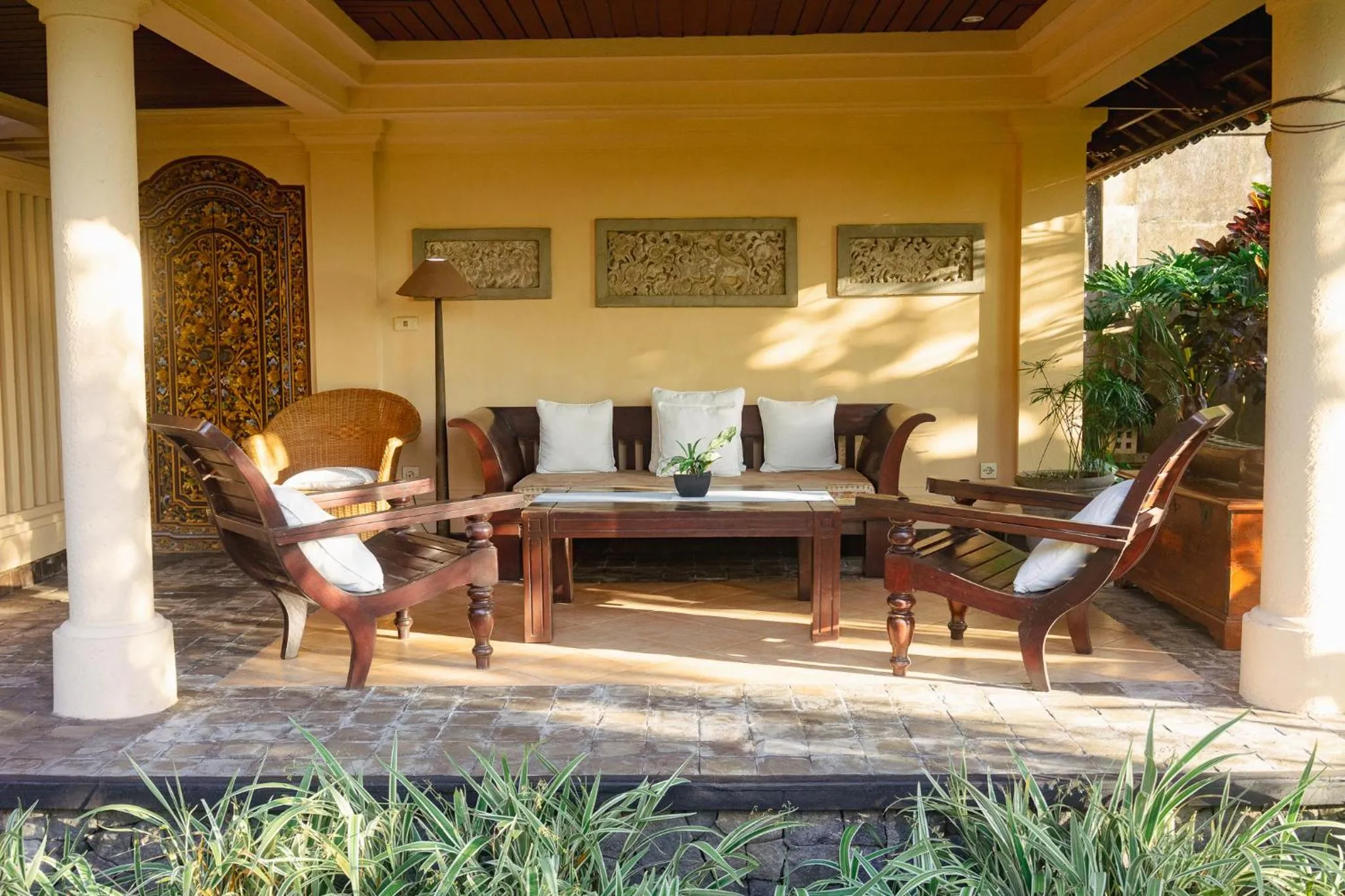 Balcony/Terrace in RUNA House Of Design