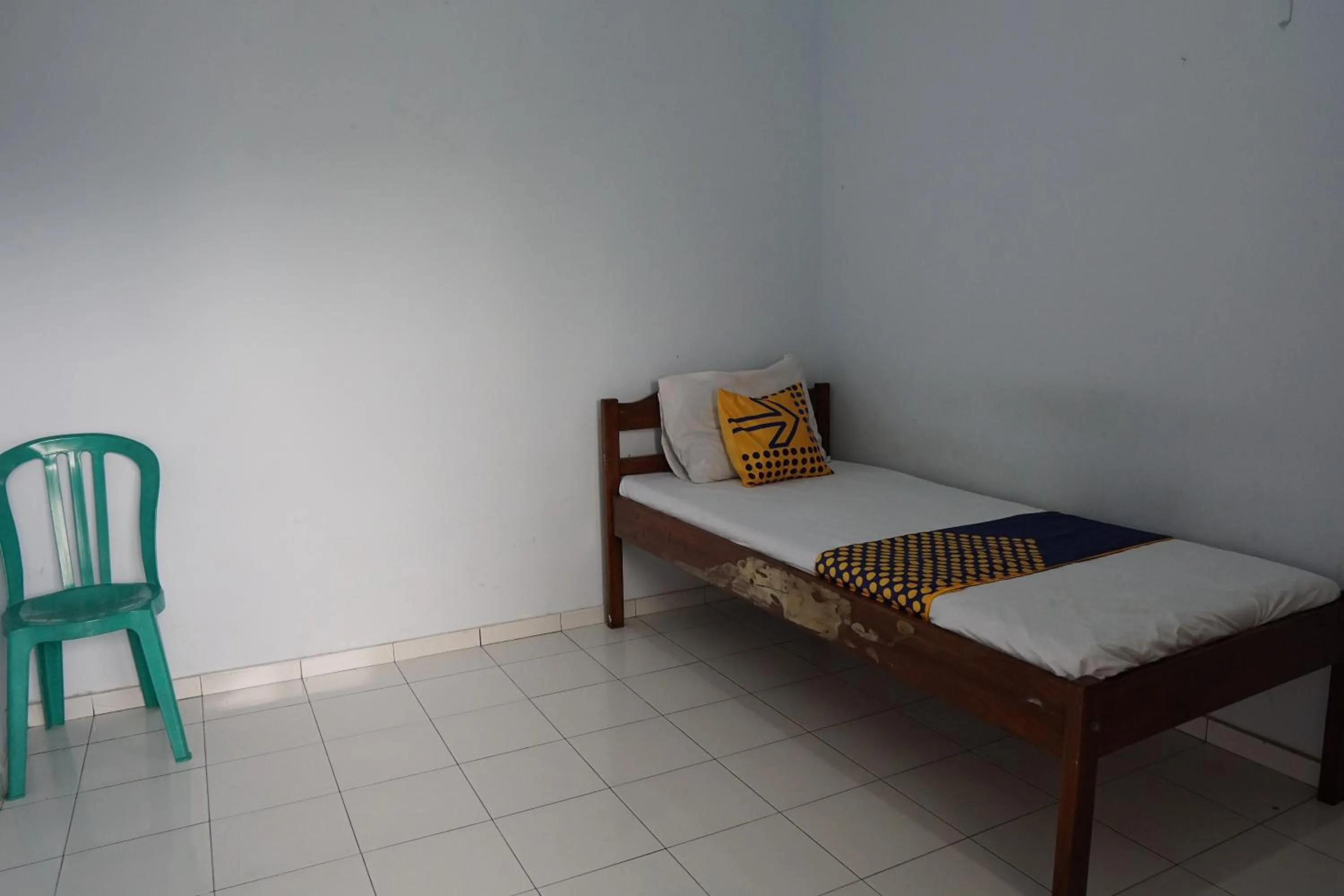 Bedroom, Bed in Hotel O Yoko Kost Syariah